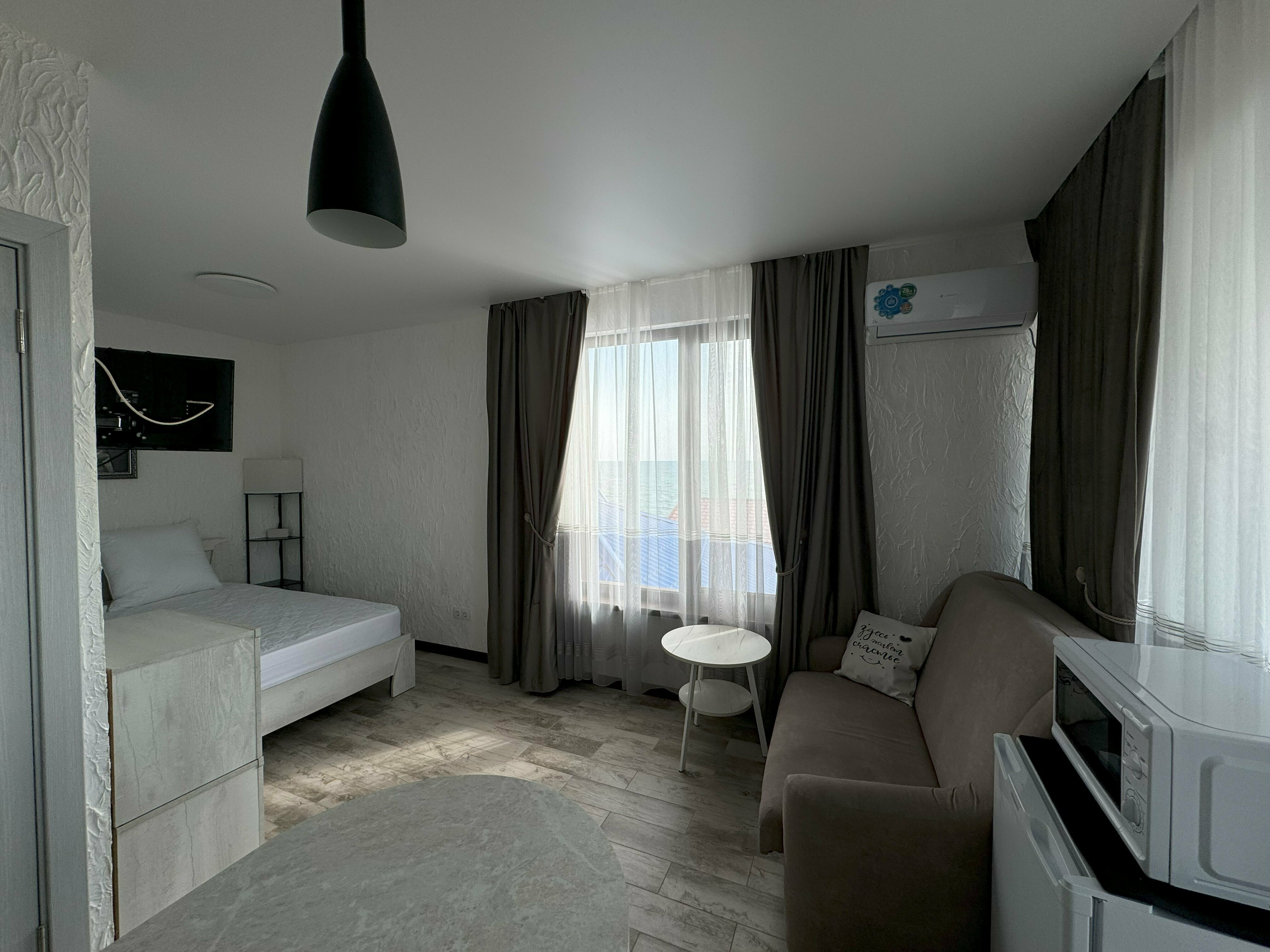 №16 Улучшенная студия до трёх человек с видом на море