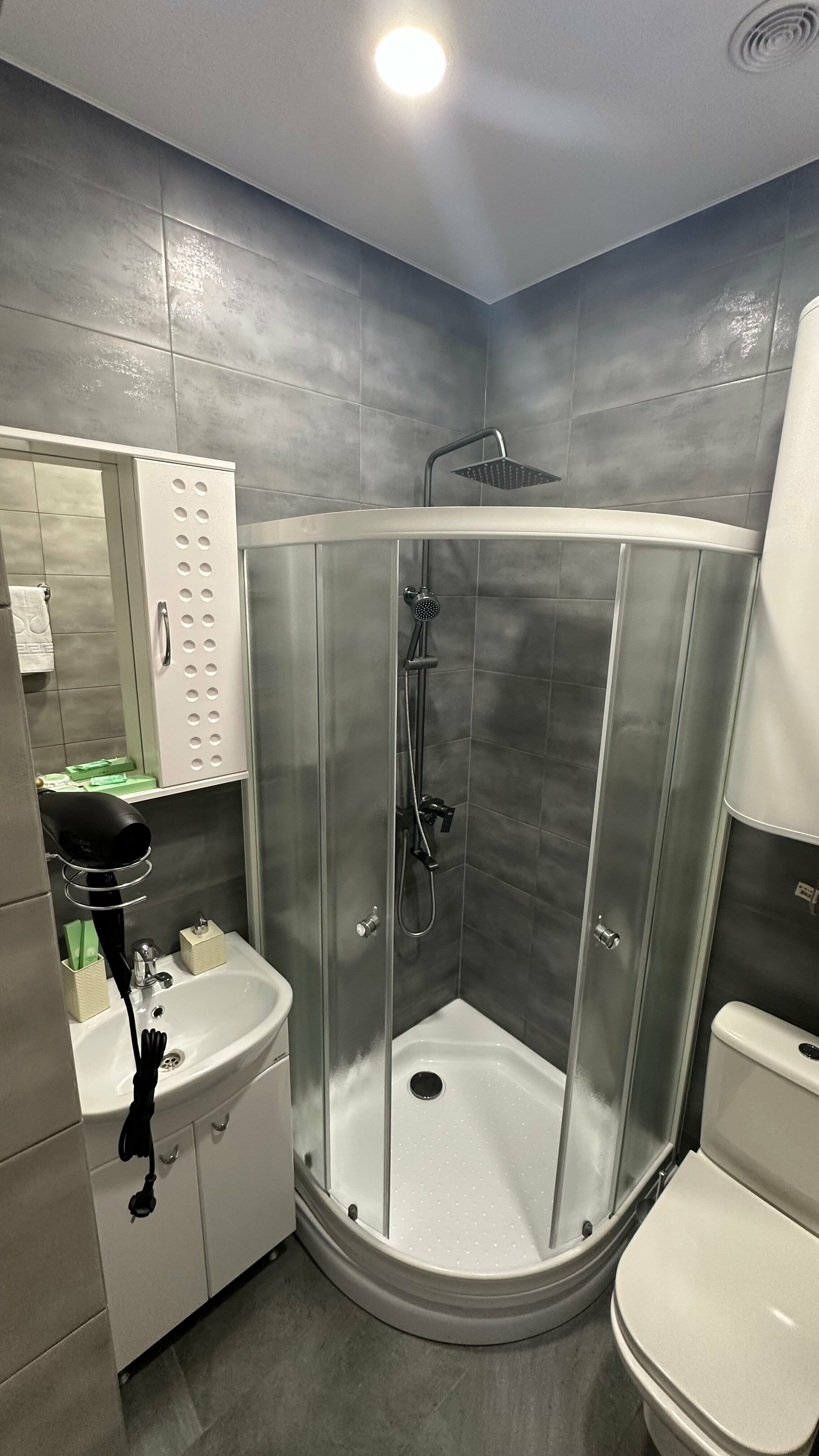 Номер 4 Двухместный номер Стандарт с одной кроватью и собственной ванной комнатой