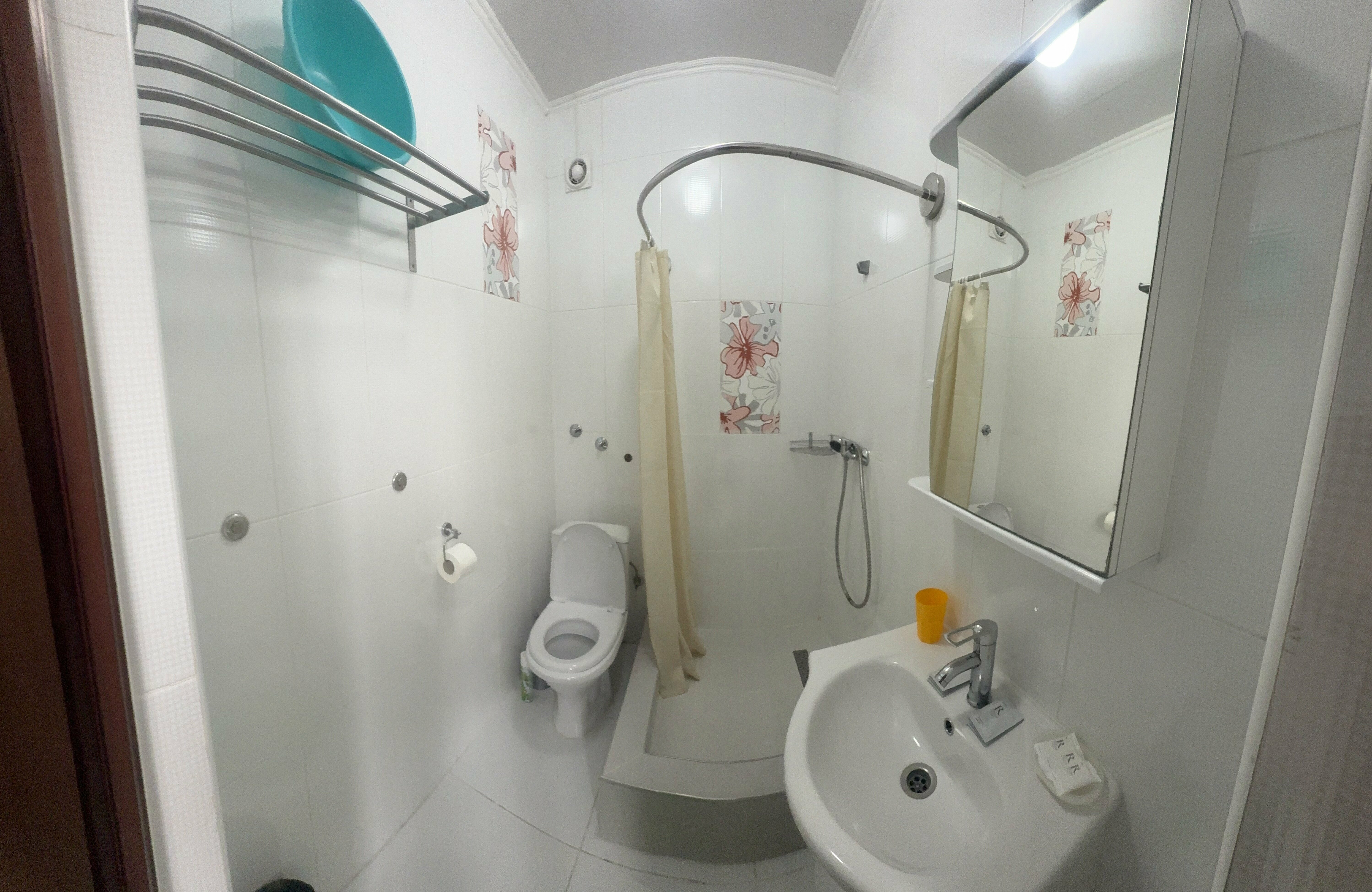 Трехместный номер с балконом