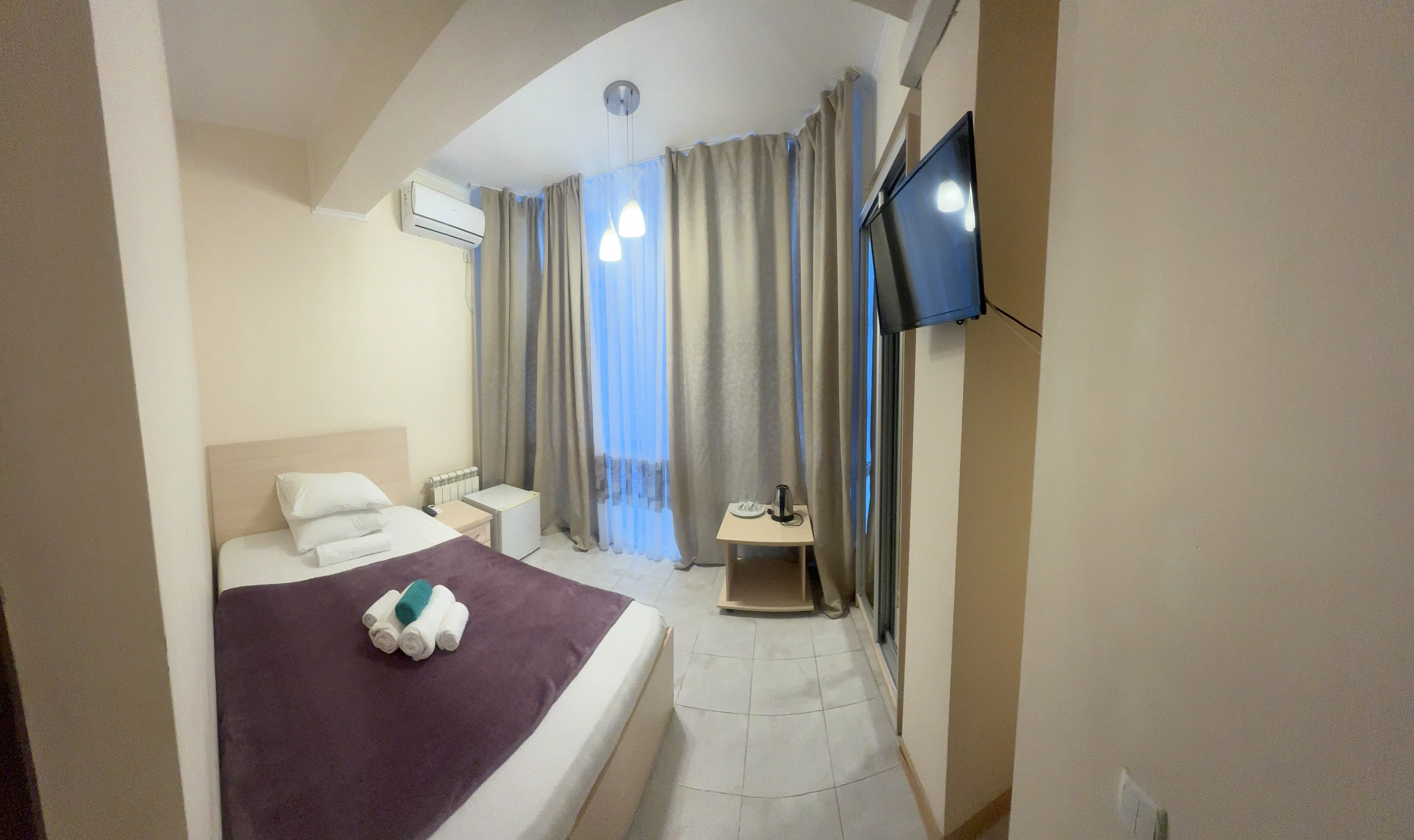 Небольшой двухместный номер с 1 кроватью