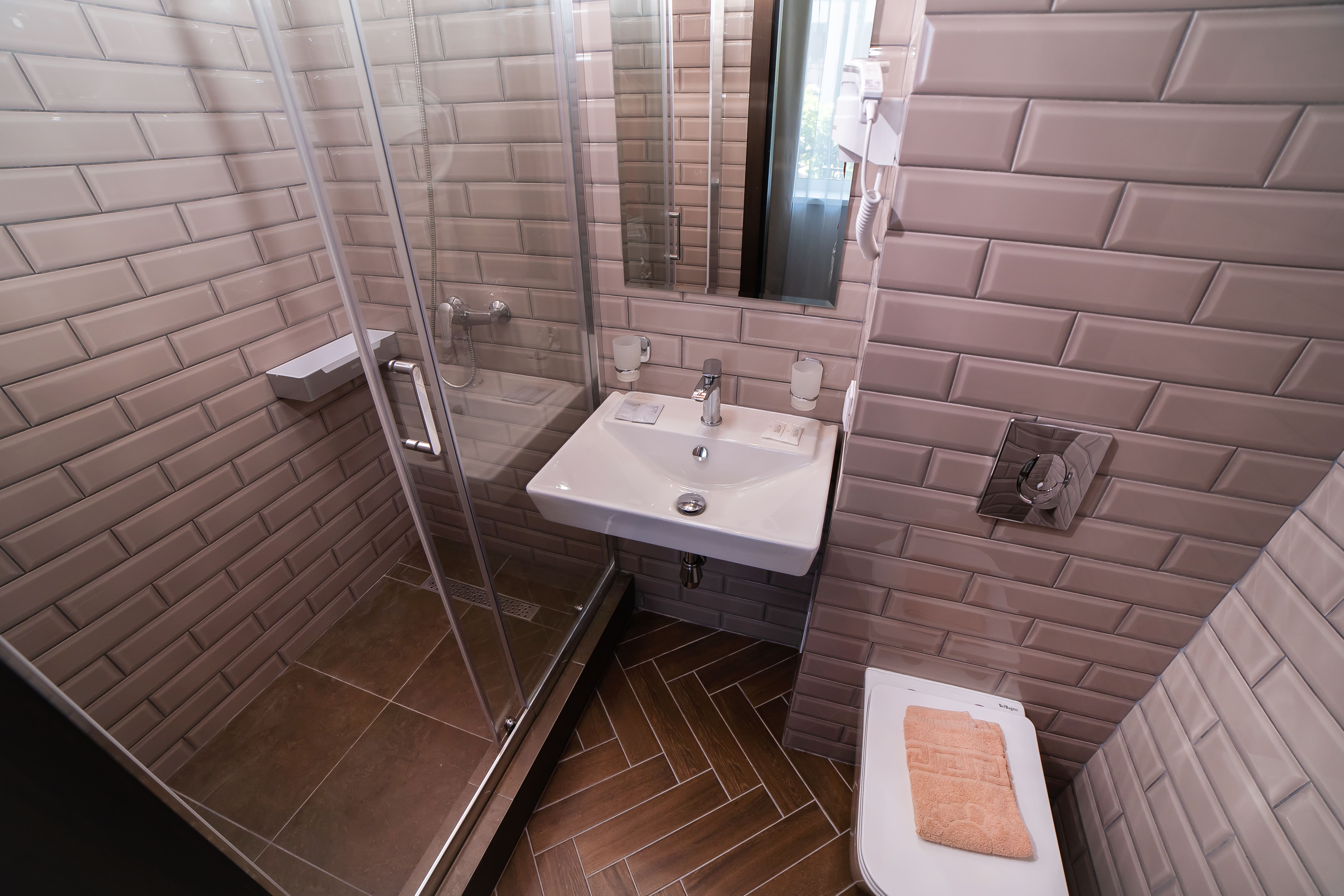 Четырехместный номер с диваном