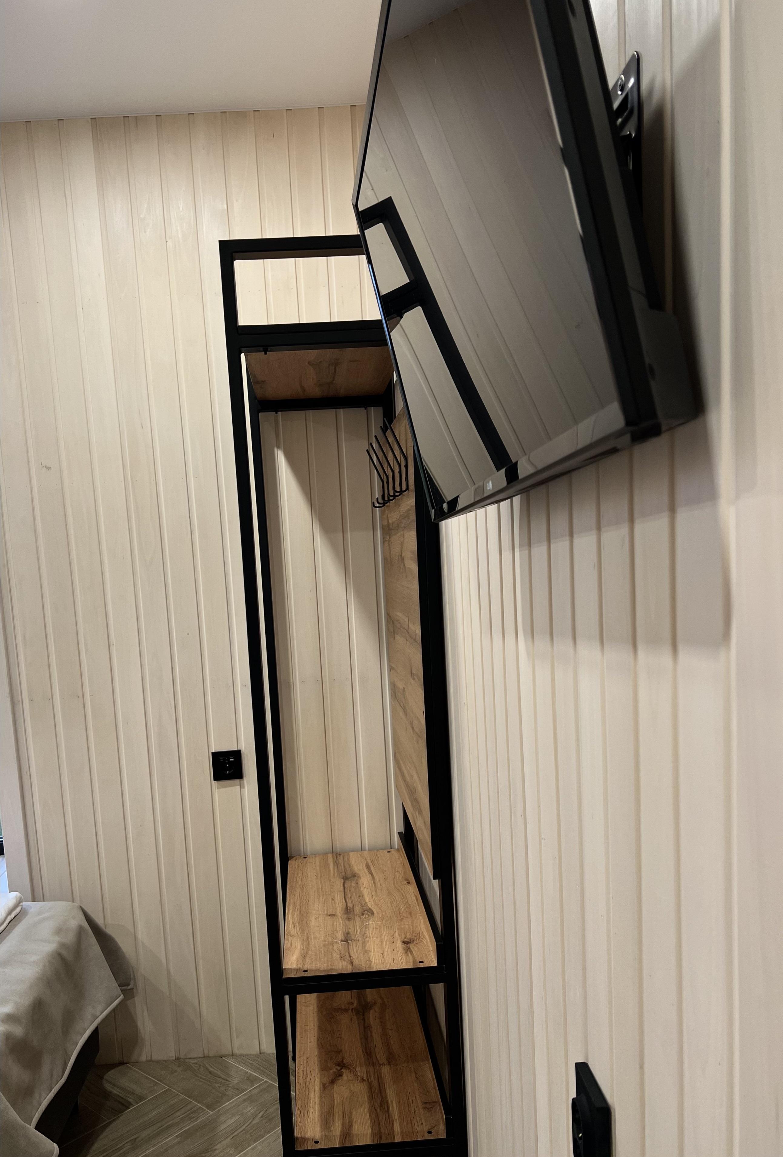 Стандартный двухместный номер с 2 отдельными кроватями и общей ванной комнатой