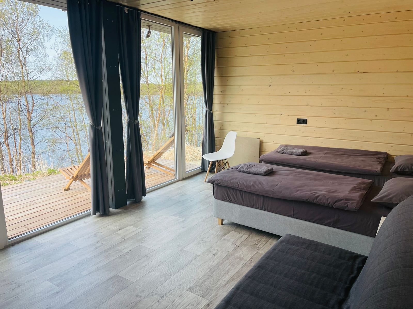 Двухместный номер с 2-мя кроватями, террасой и красивым видом на озеро