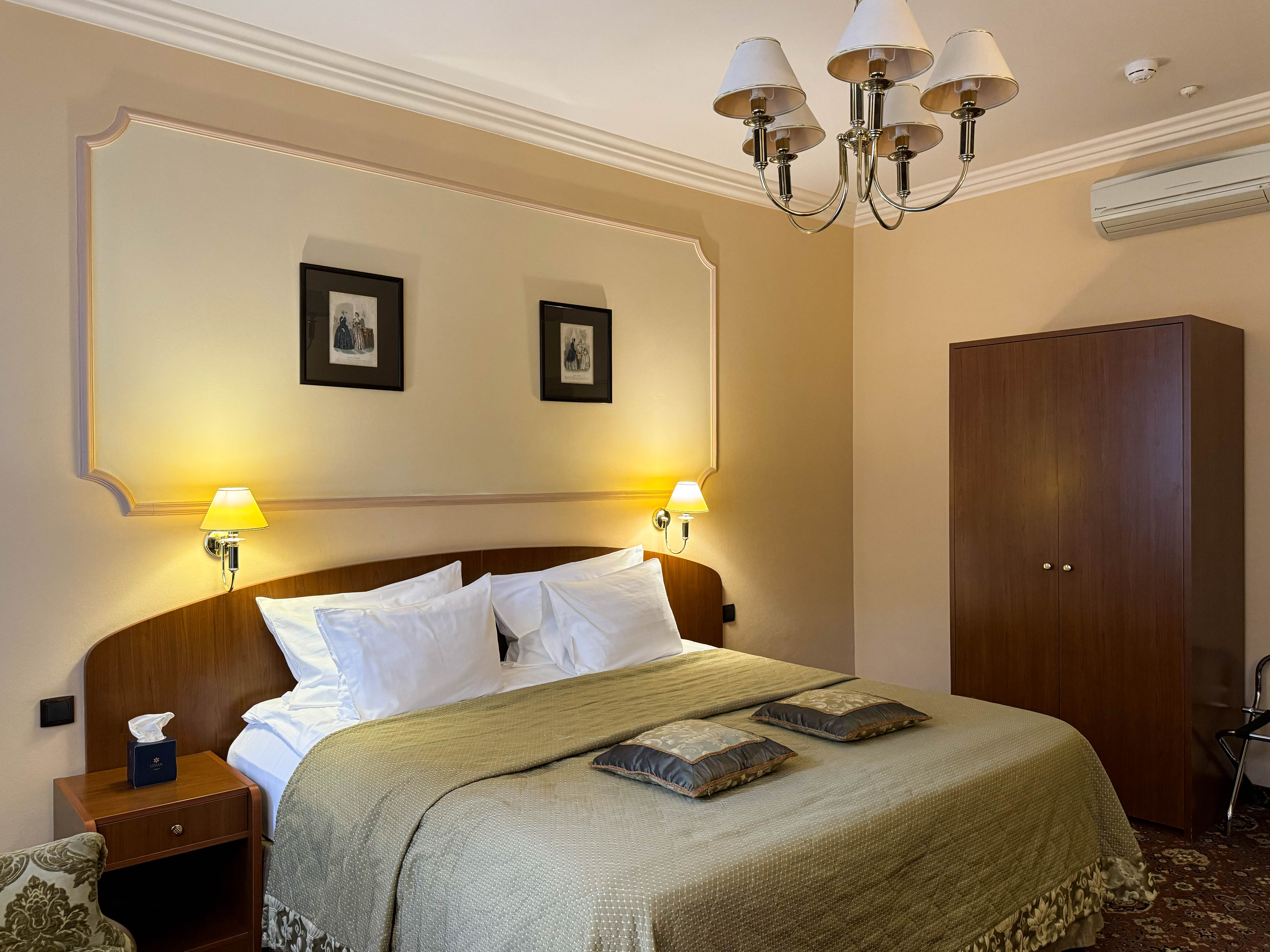 Супериор с одной большой кроватью