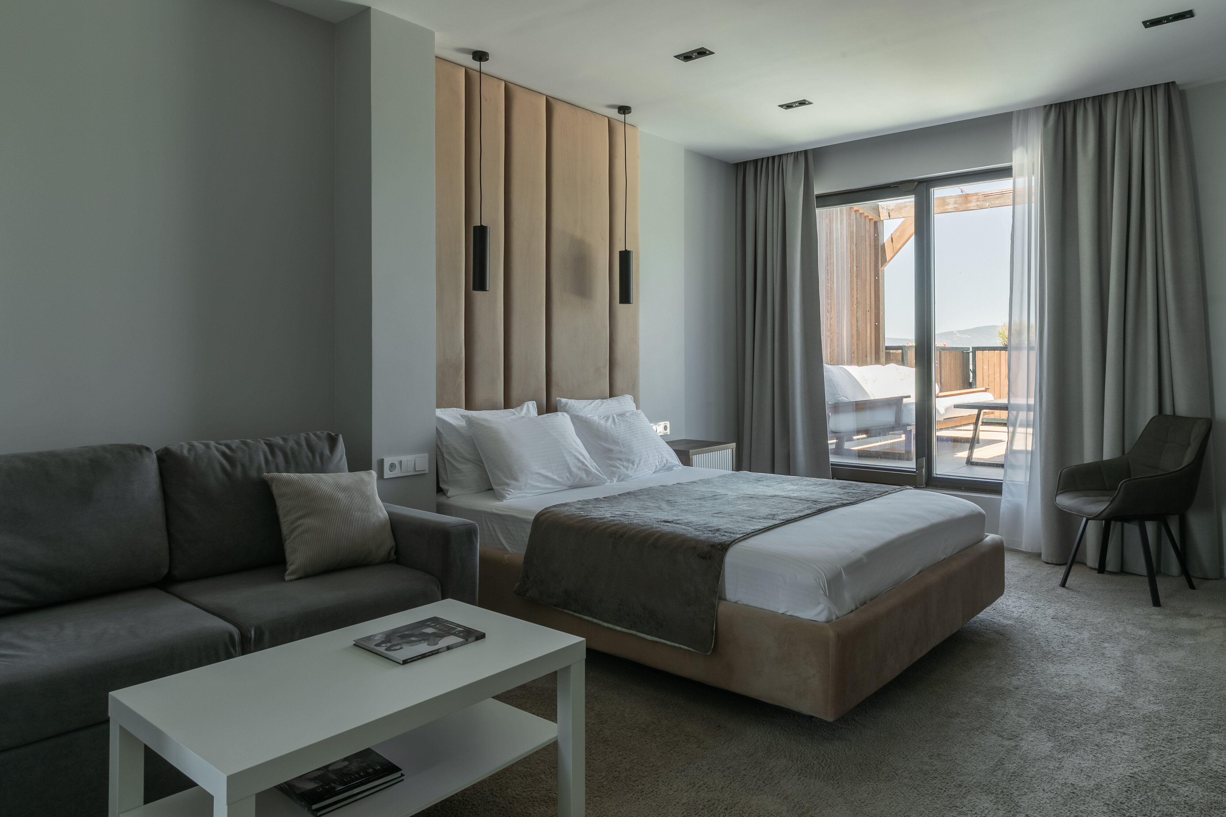 Малый люкс с террасой, корпус 2 (8ми этажный корпус)