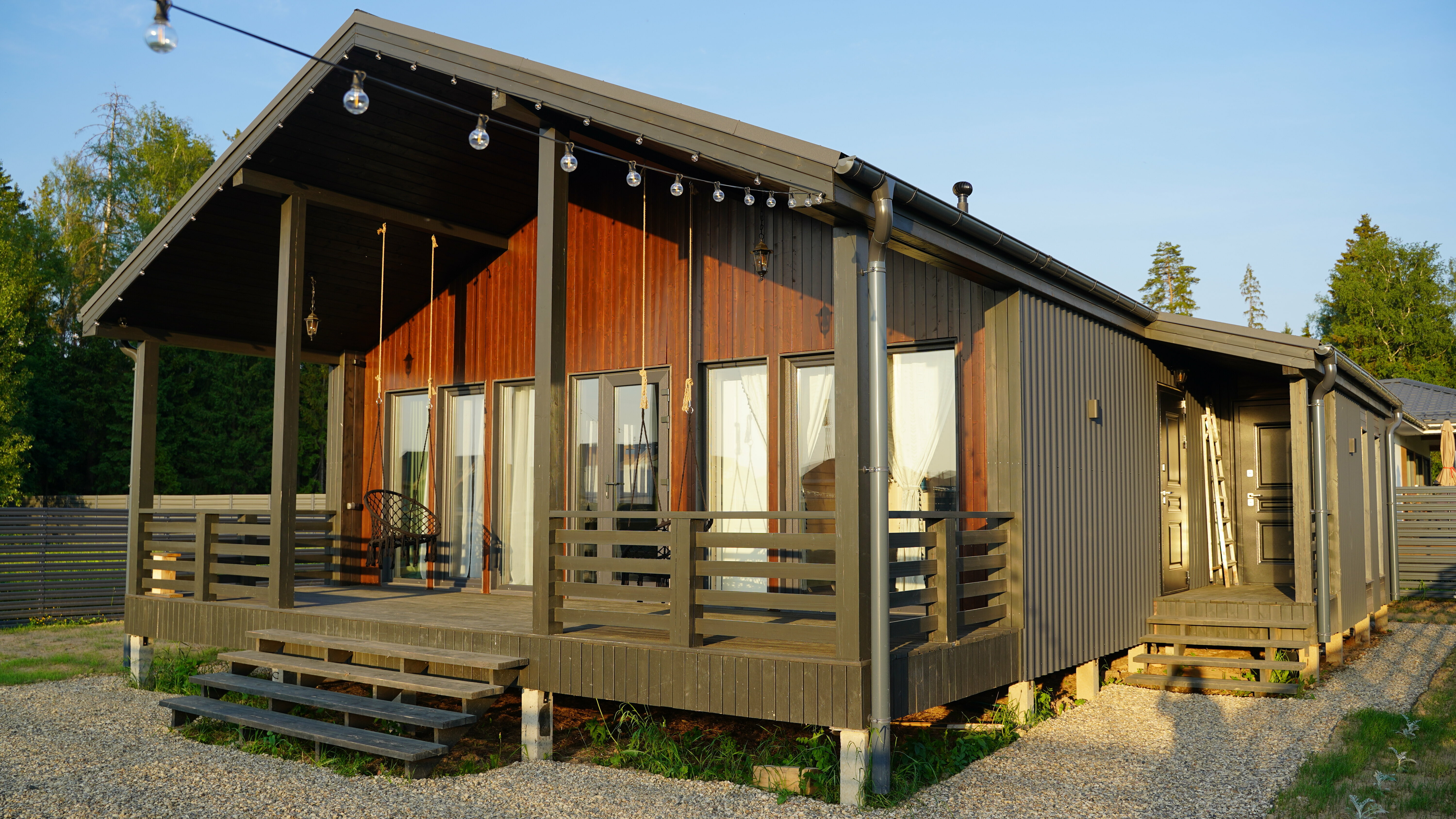 Дом у озера в тишине