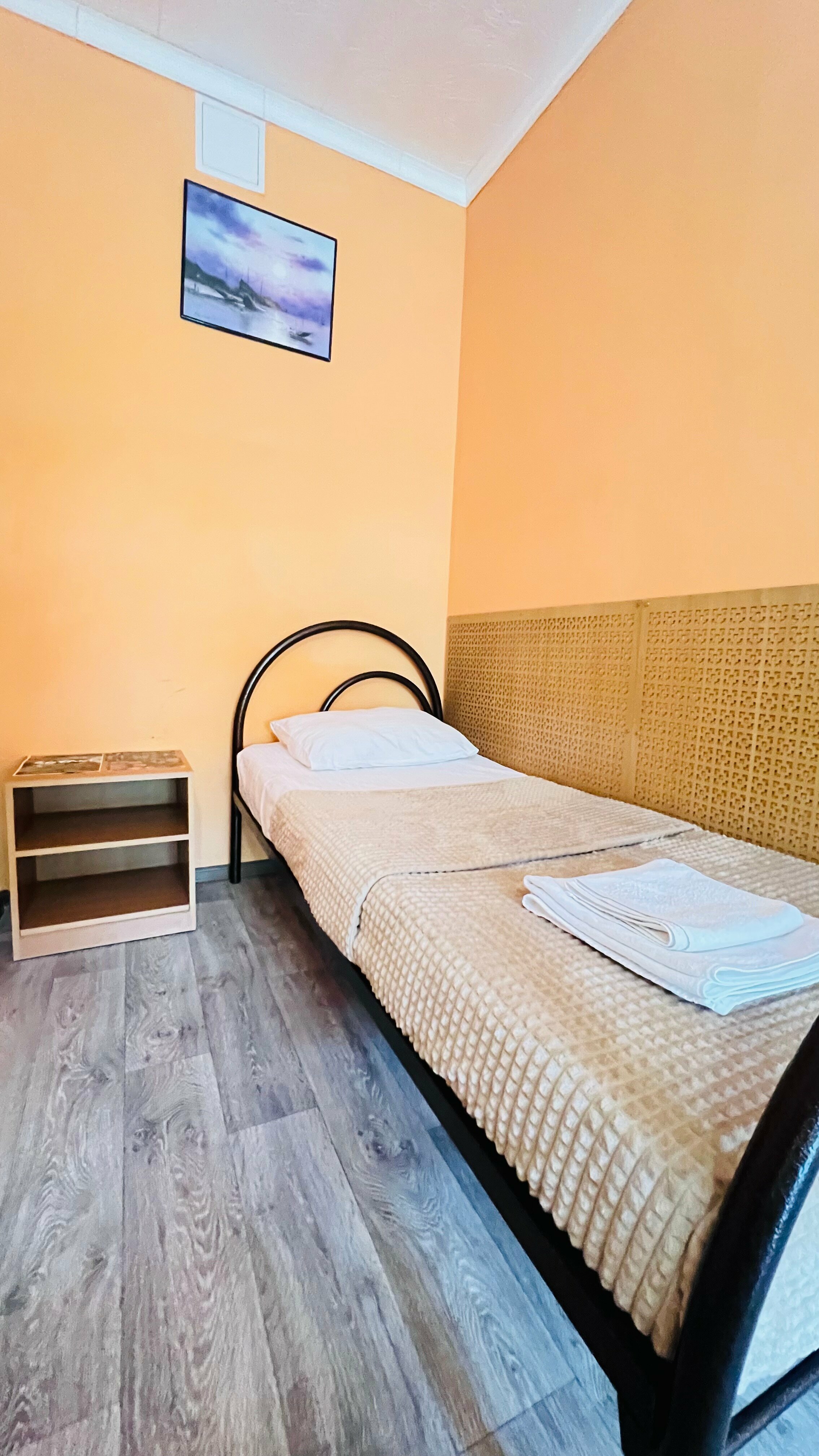 Трехместный номер с террасой видом на горы №14