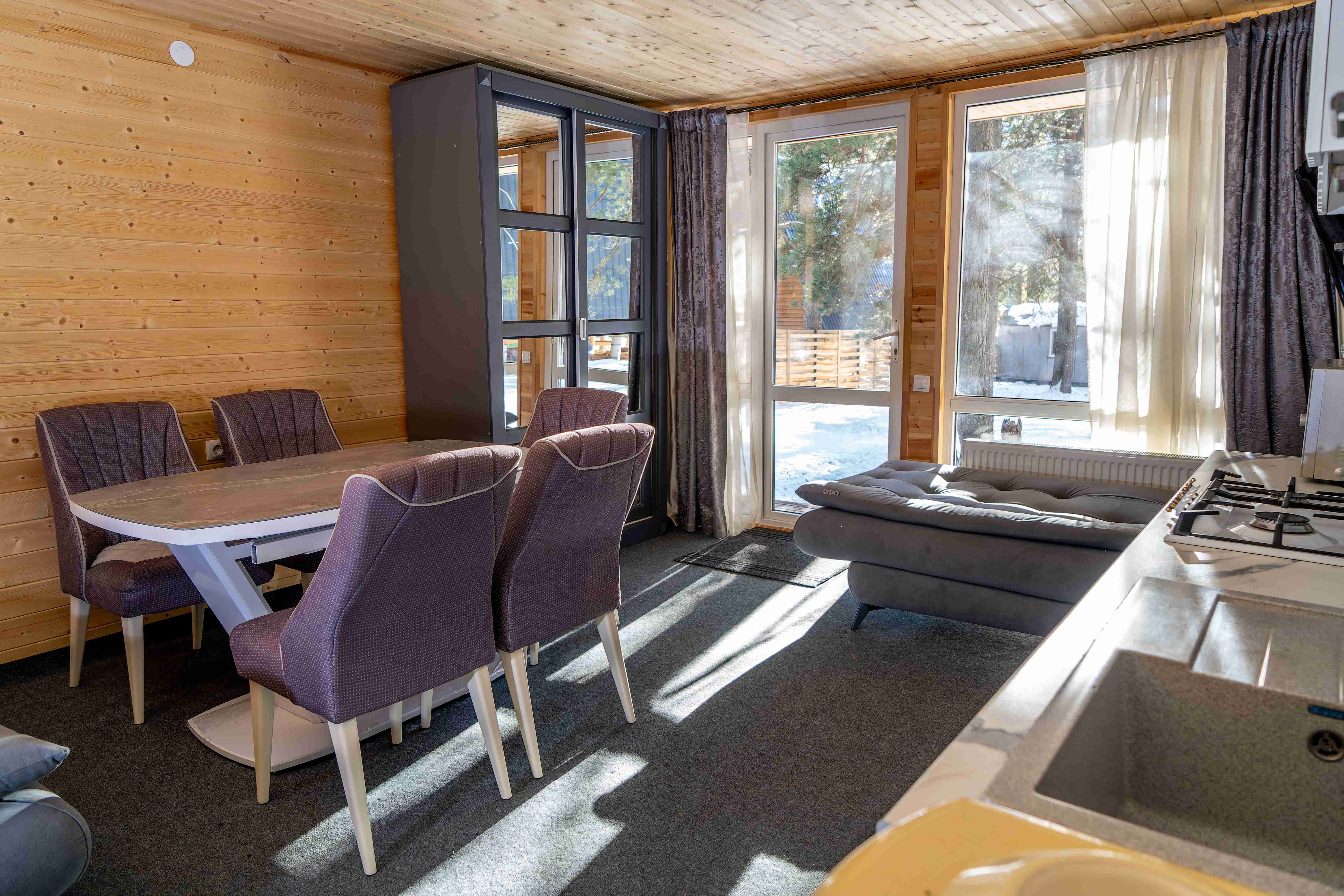 Отдельный трехкомнатный дом на Софийской Поляне