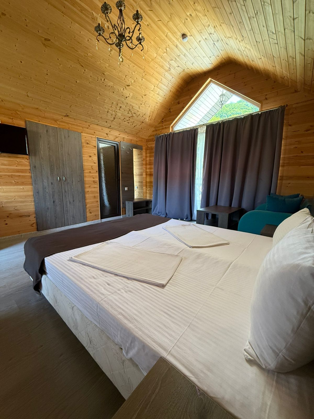 Трехместный номер и кресло-кровать