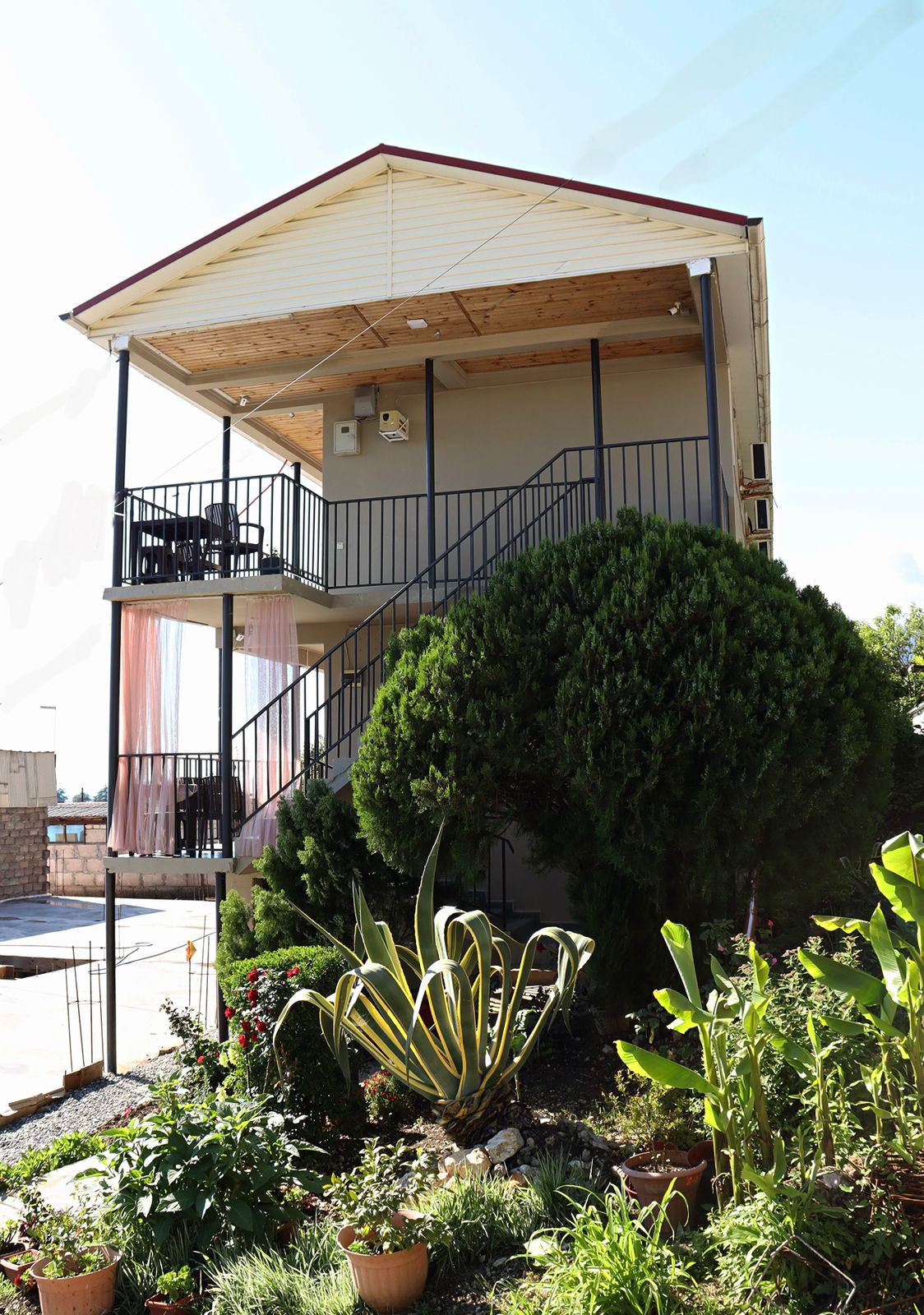 Трехместный номер с основными удобствами