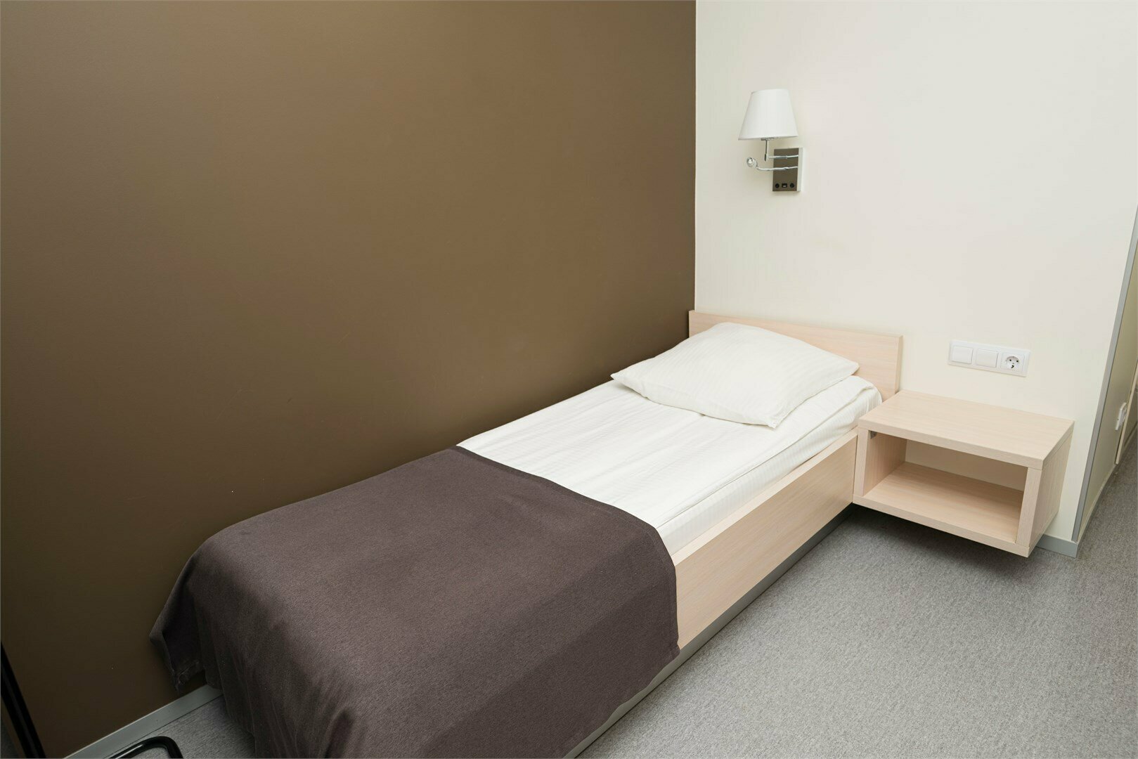 Стандартный одноместный одна односпальная кровать