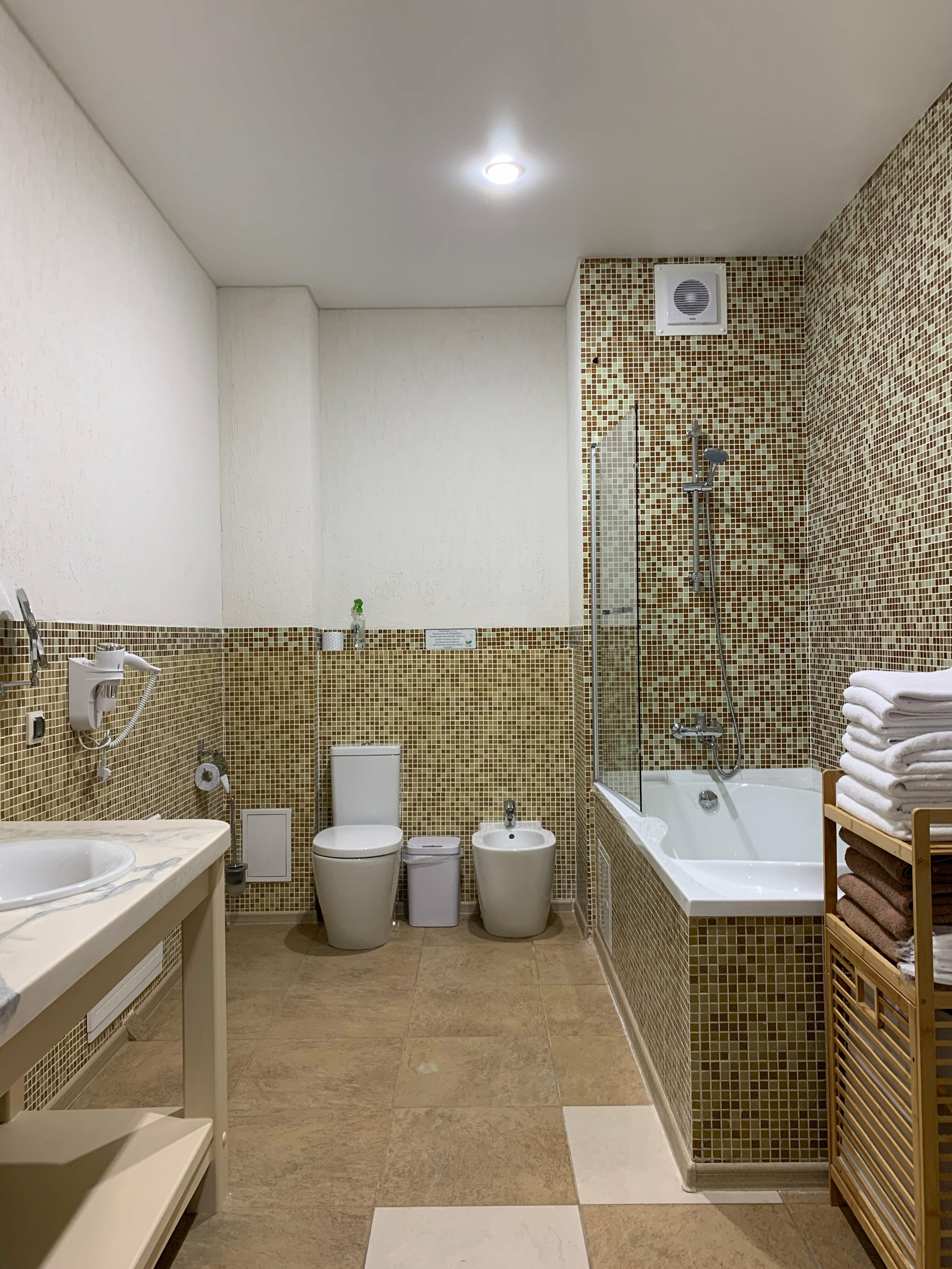 Джуниор сьют/полулюкс