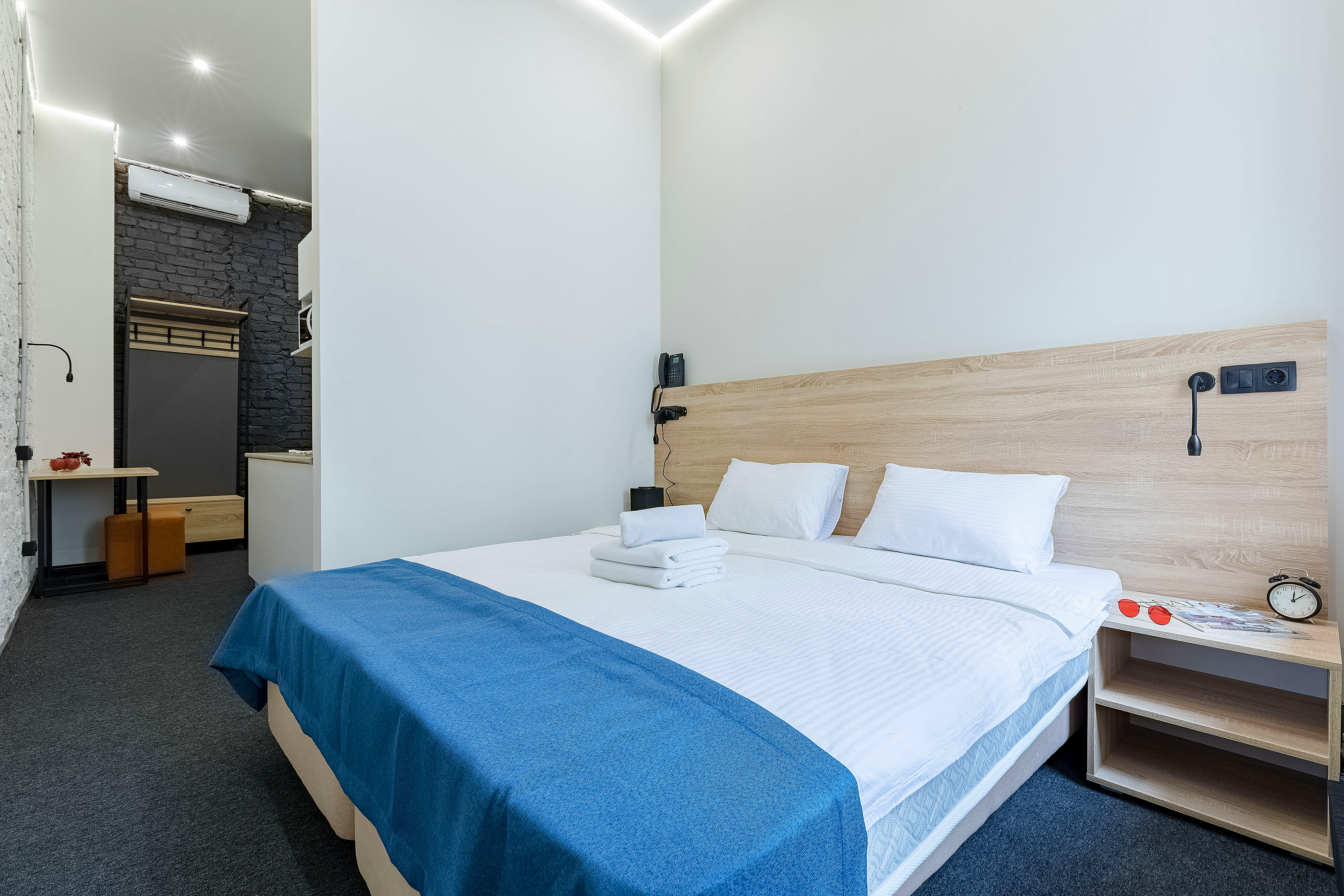 izzzi SUPERIOR с кондиционером и колонкой "Алиса"