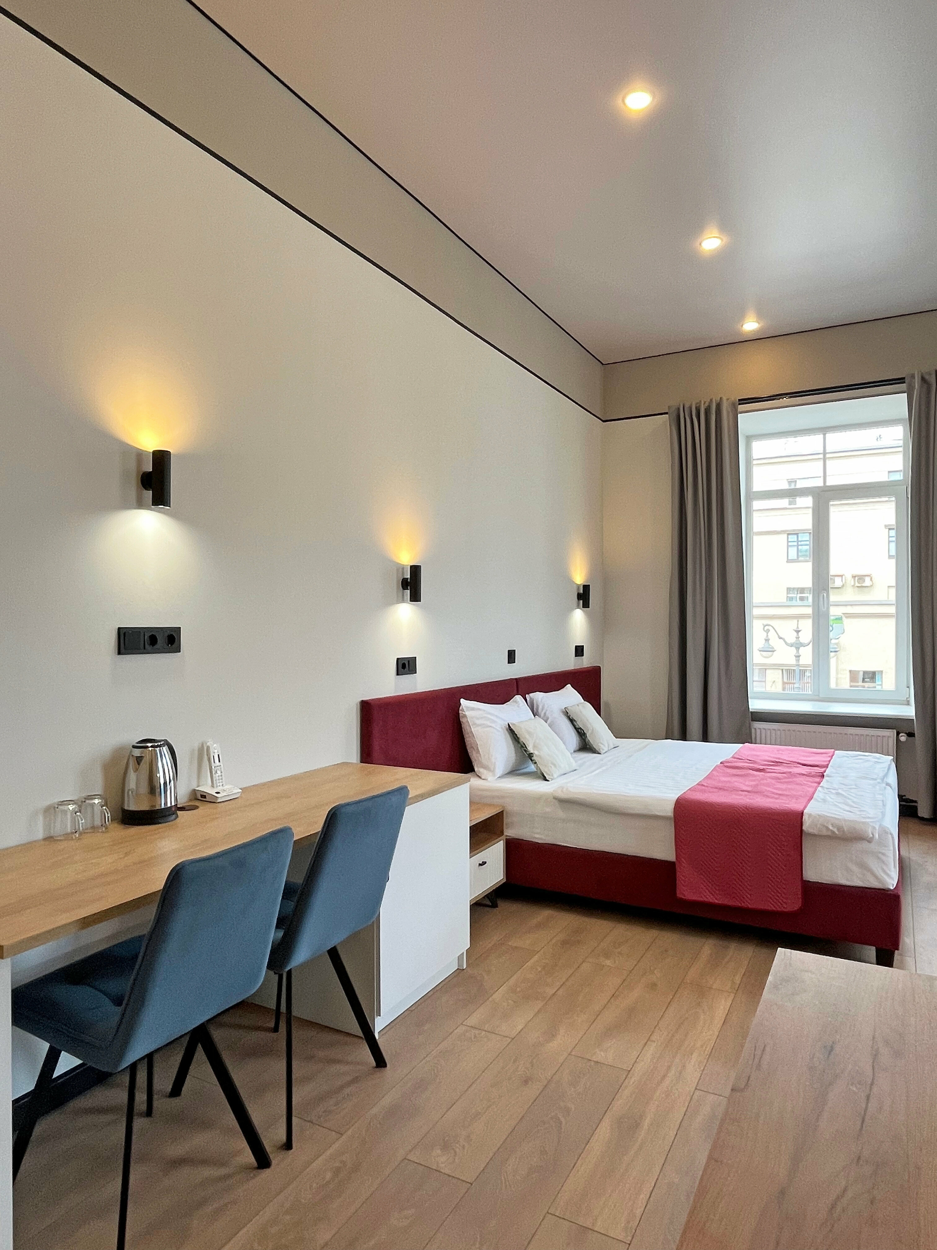 Полулюкс с панорамным видом и окном в ванной