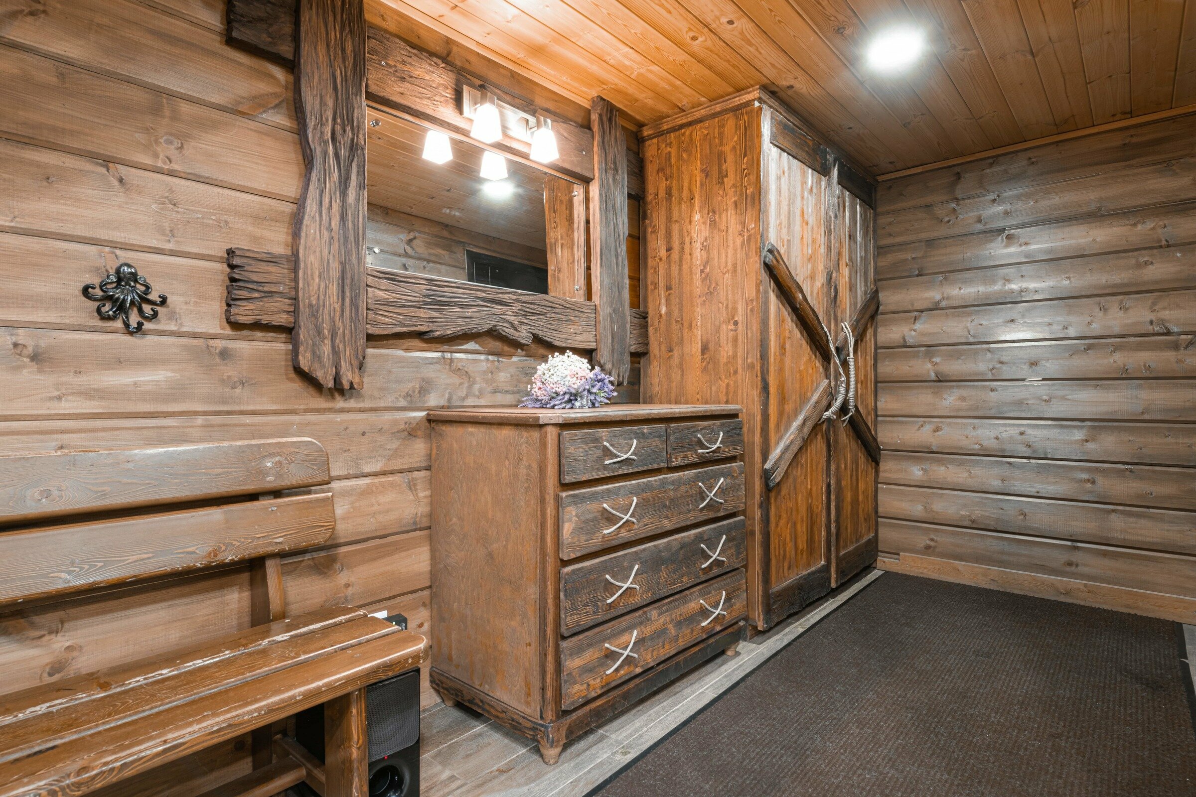 Двухуровневый номер-студия