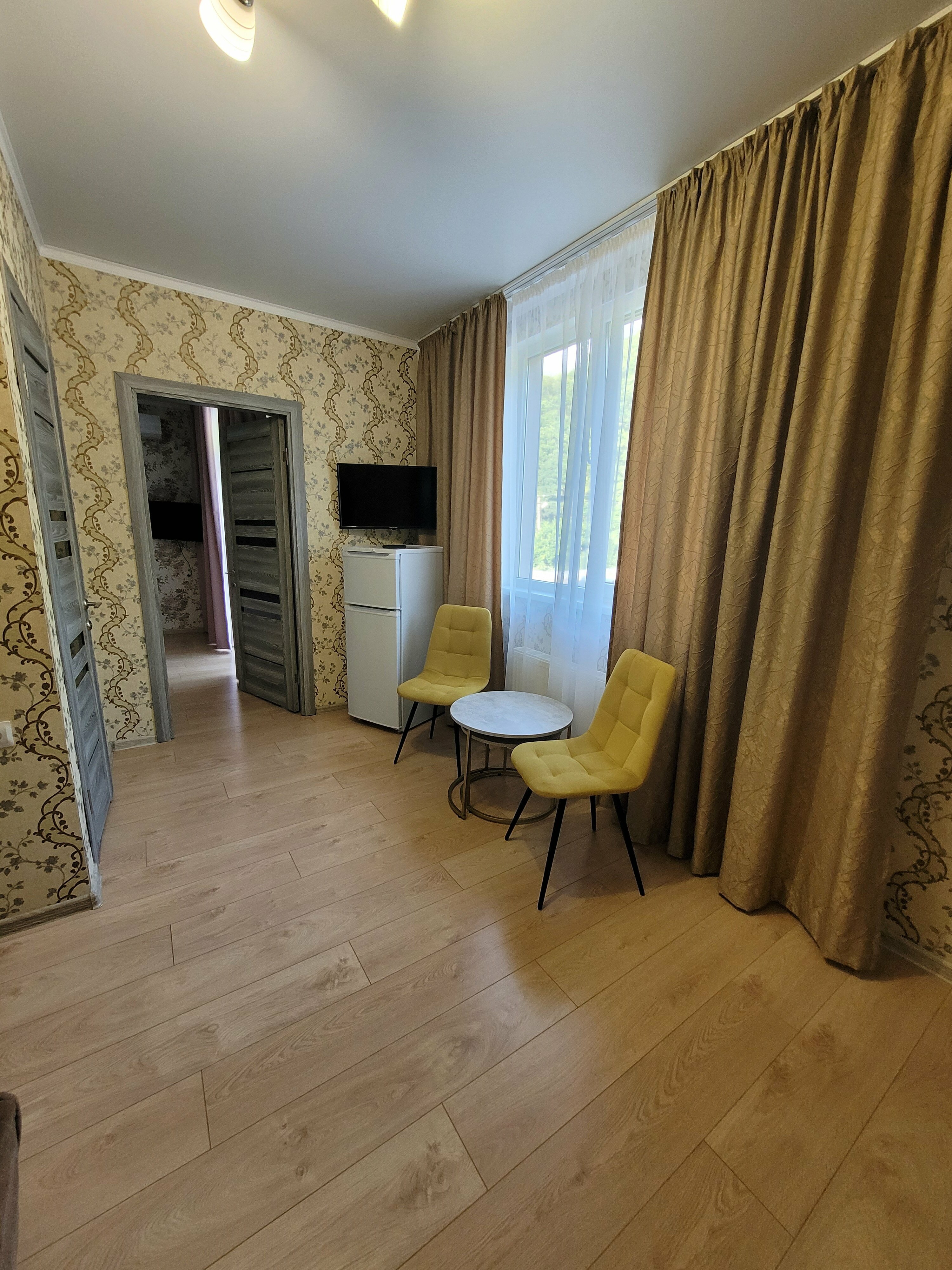 Семейный номер с видом на горы