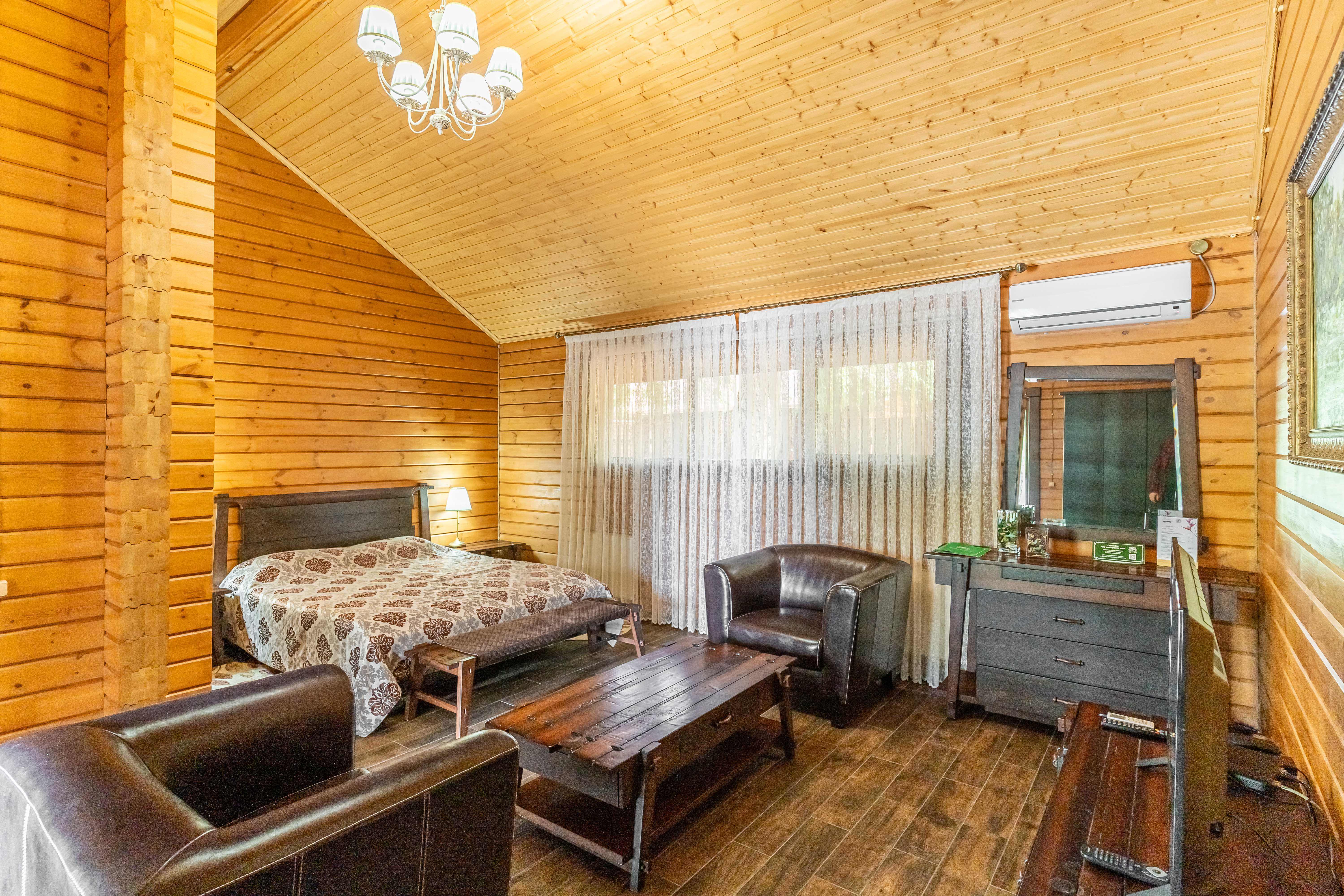 VIP номер на обособленной территории в парковой зоне у реки