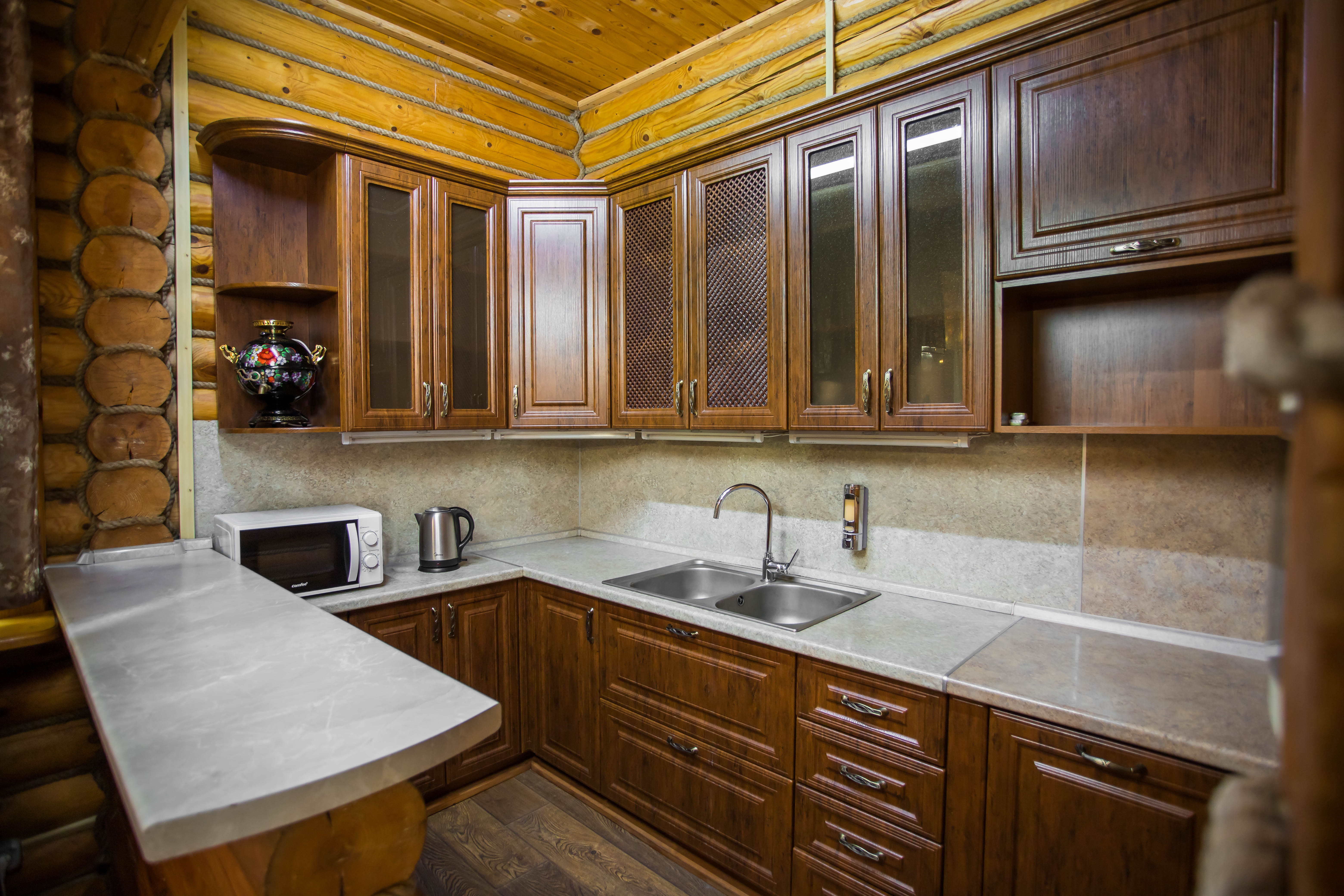 Двухэтажный "Дом Охотника" с 5-ю спальнями, беседкой и мангальной зоной