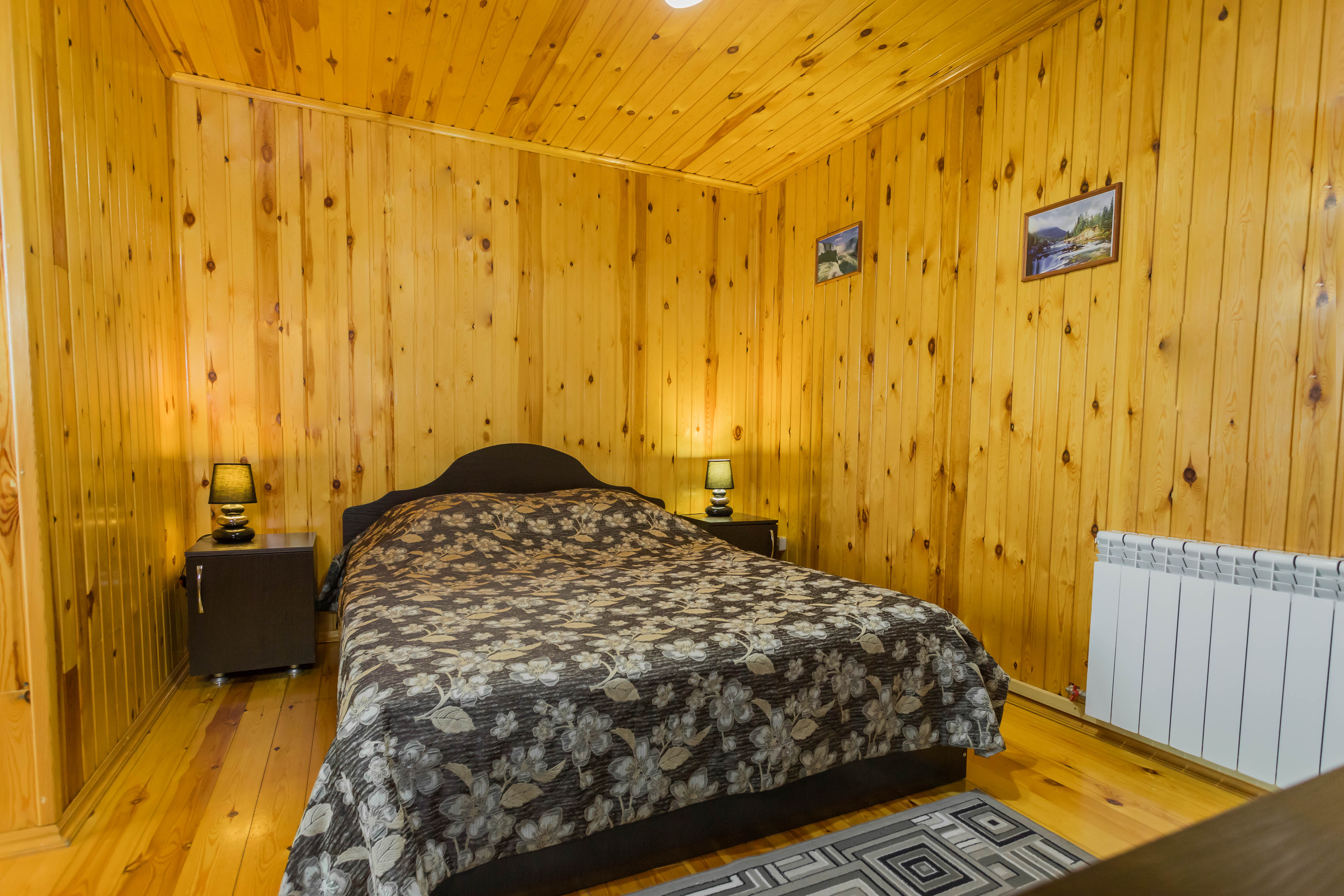 Двухместный номер Стандарт в гостинице на берегу реки с мангальной зоной