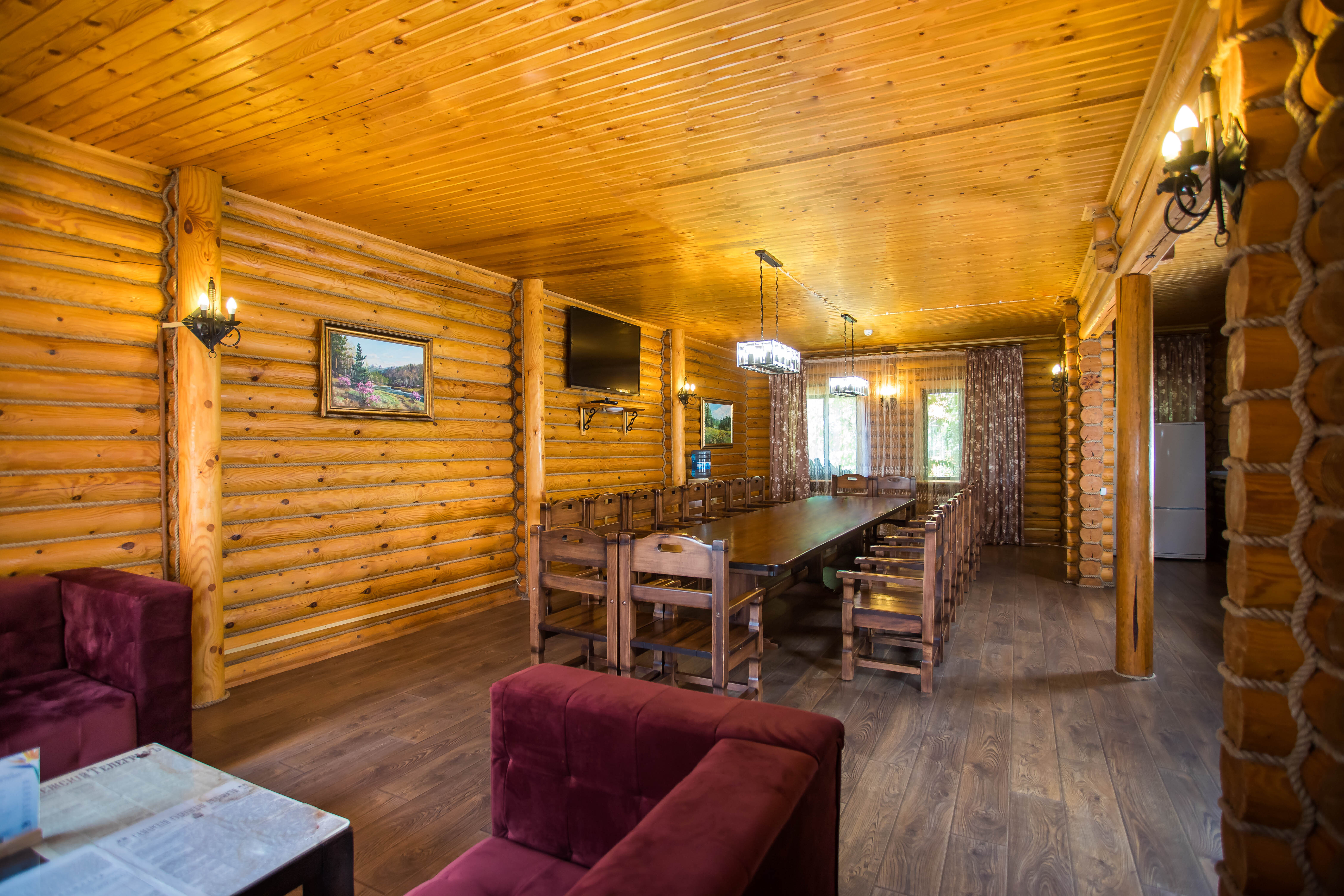 Двухэтажный "Дом Охотника" с 5-ю спальнями, беседкой и мангальной зоной