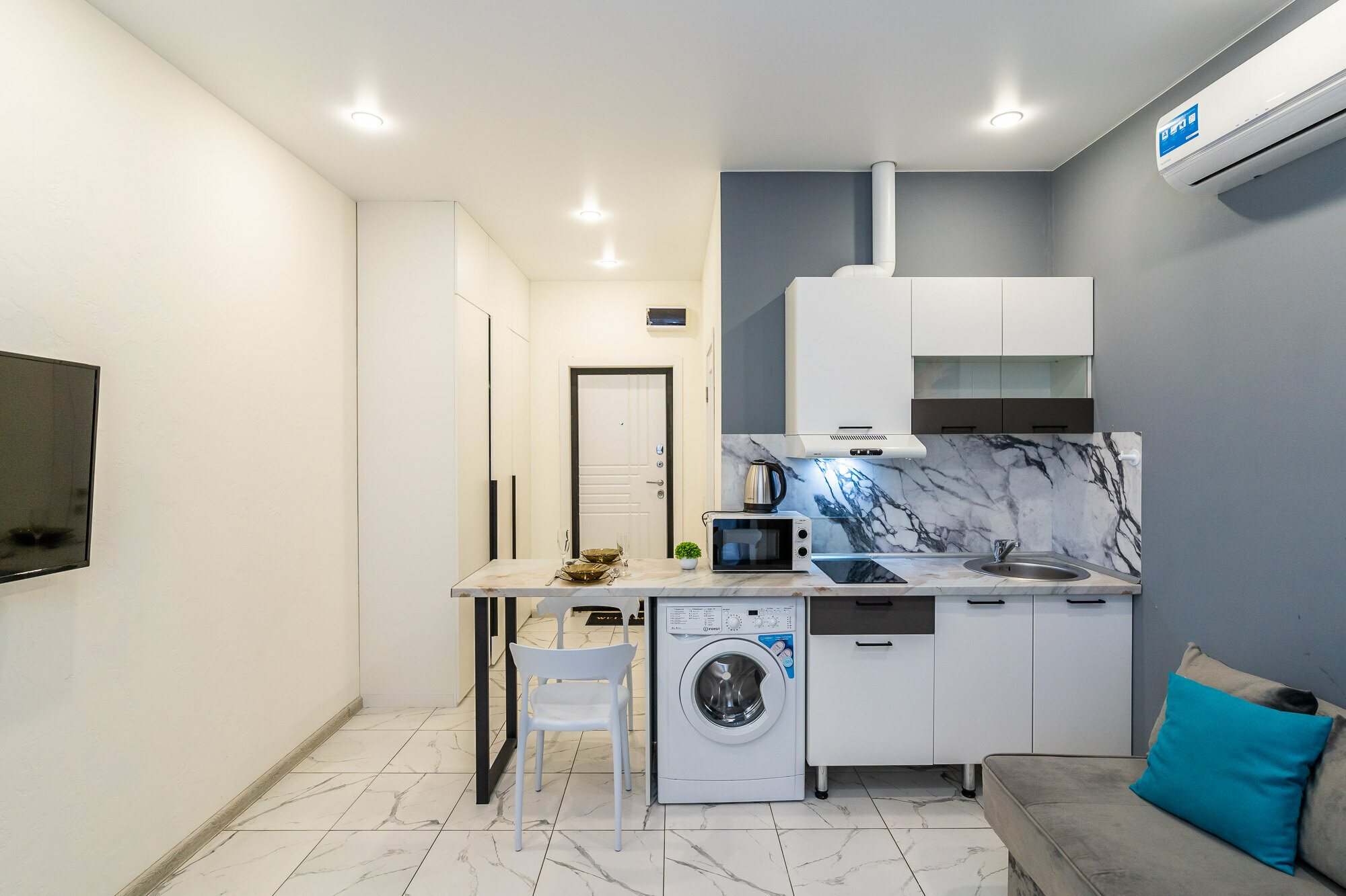 Четырехместный номер с балконом