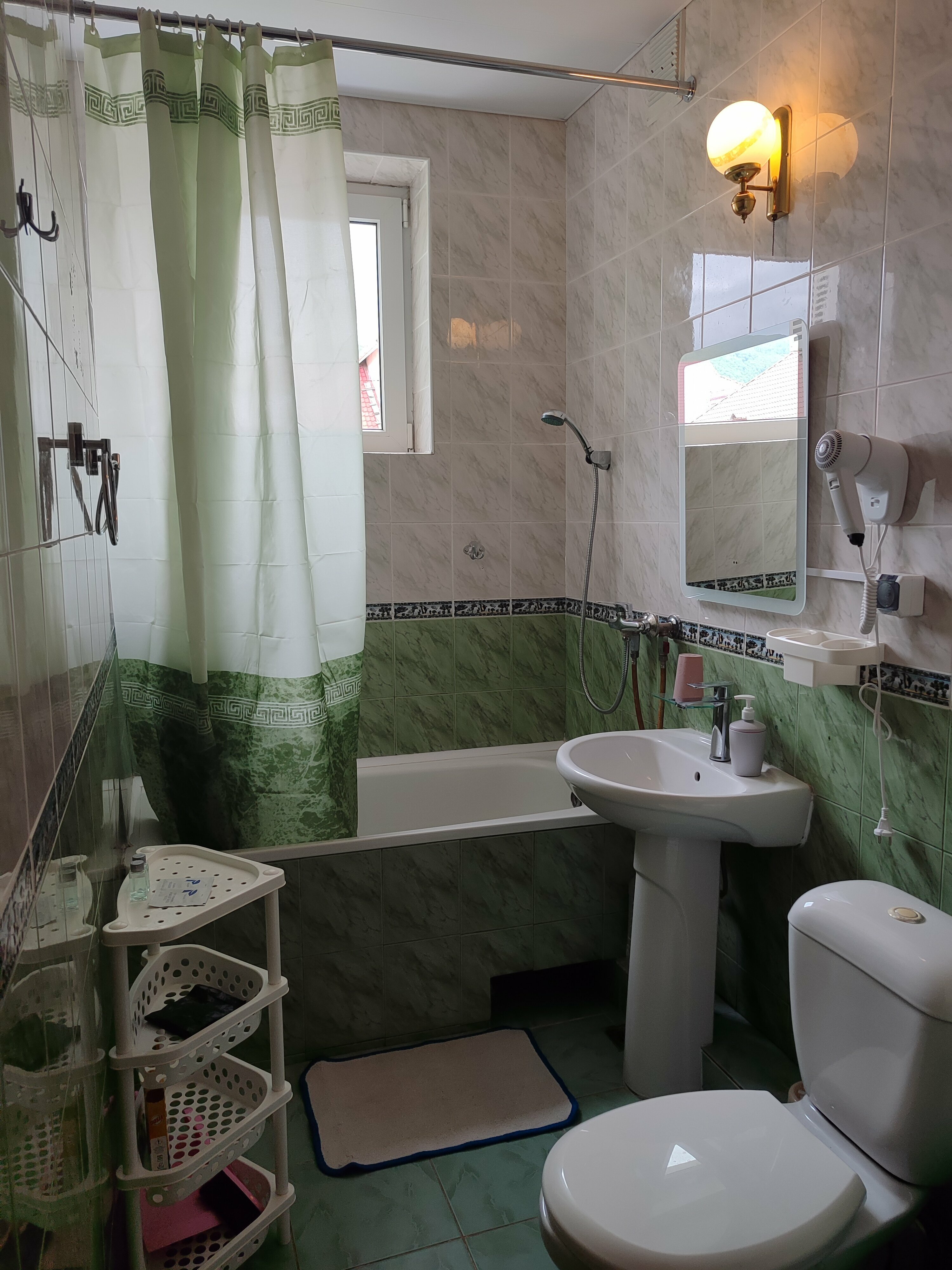 Трехместный номер с балконом