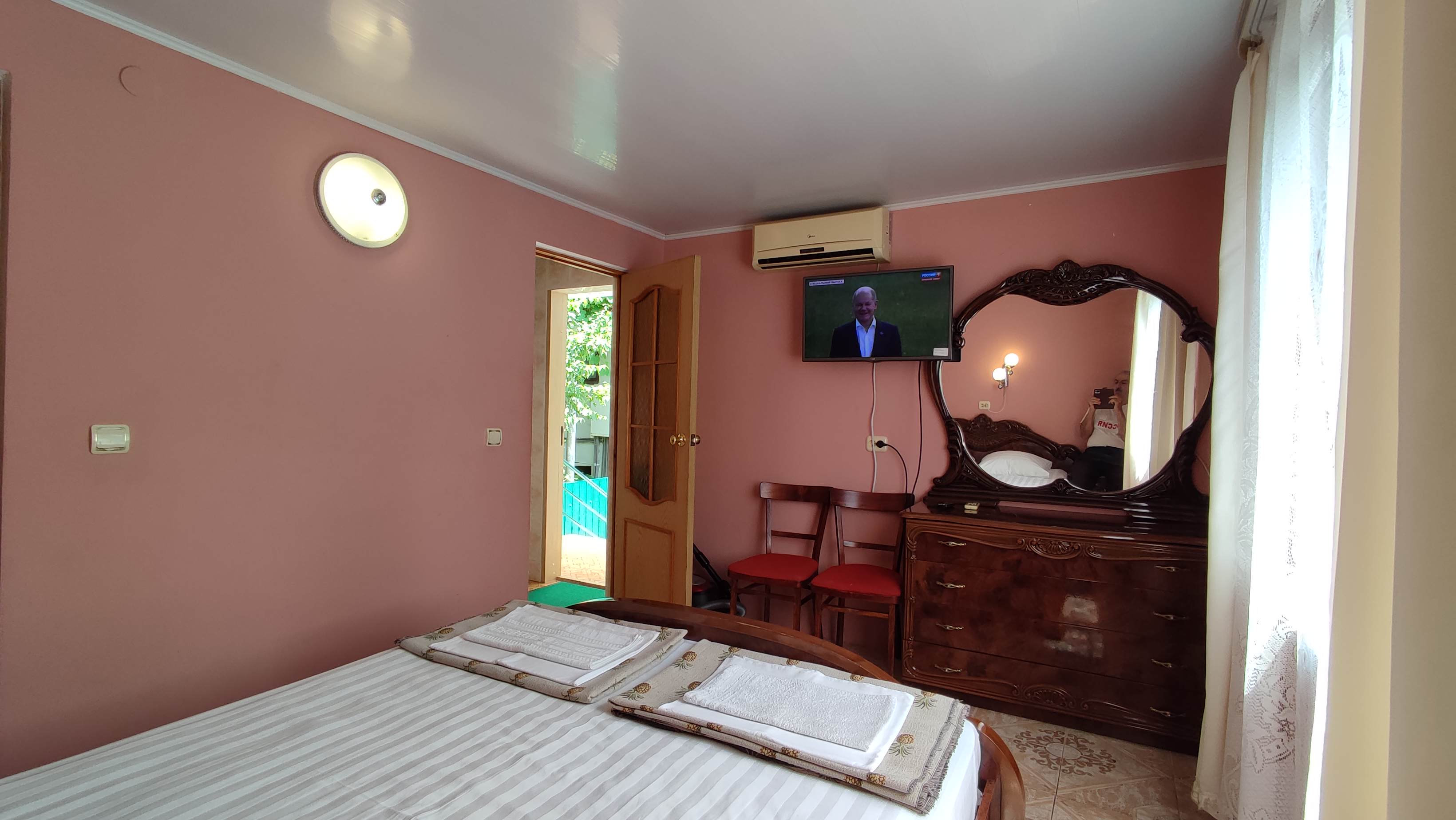 Коттедж с балконом