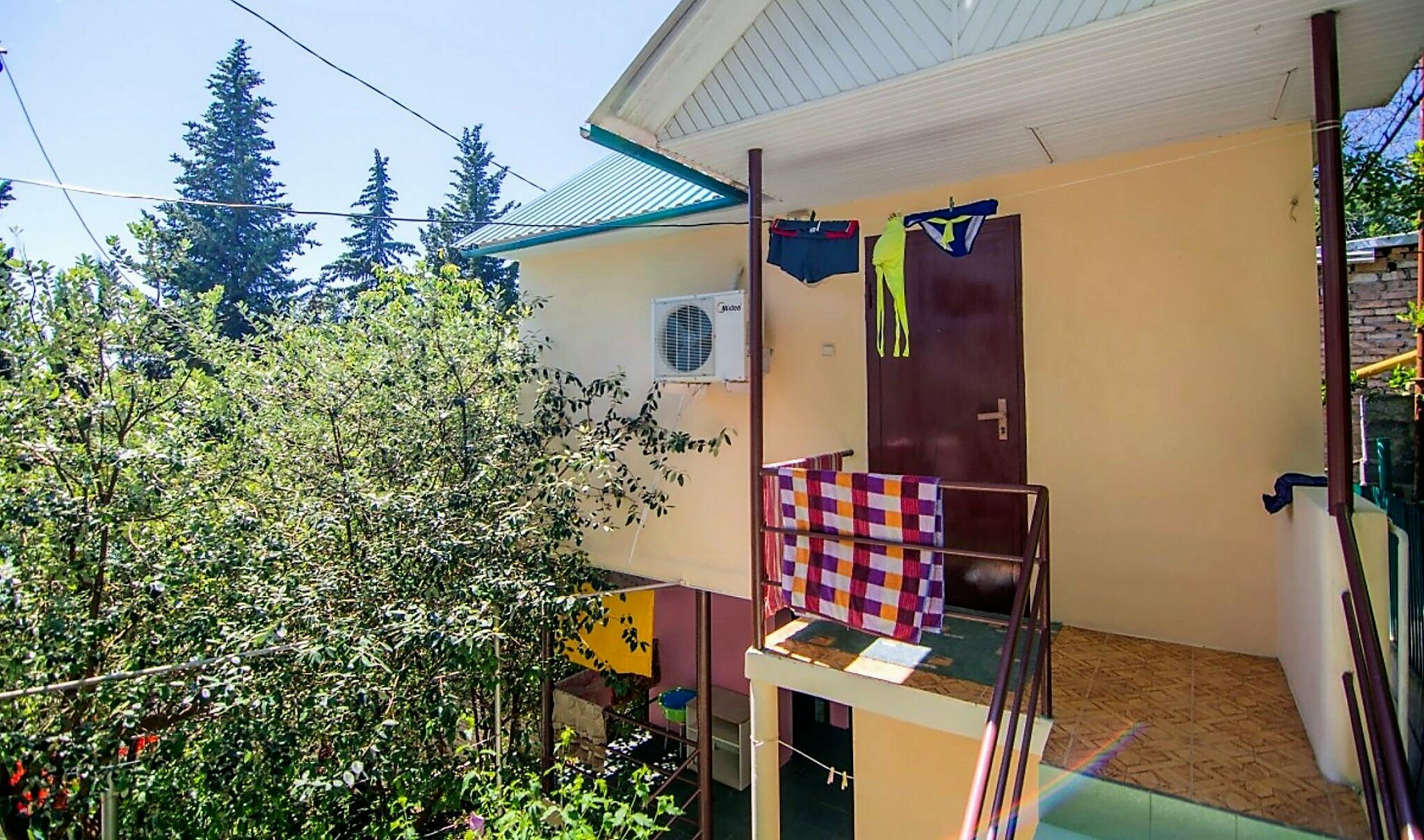 Коттедж с балконом