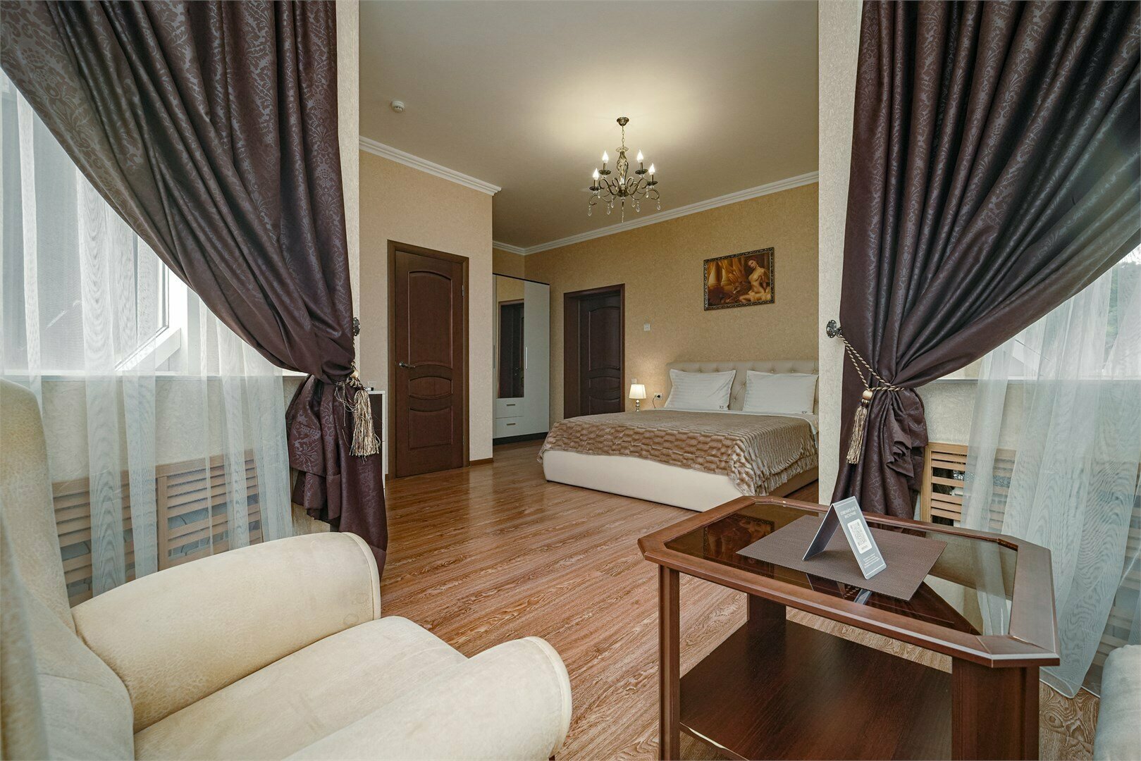 Номер-студия с кроватью размера «king-size»