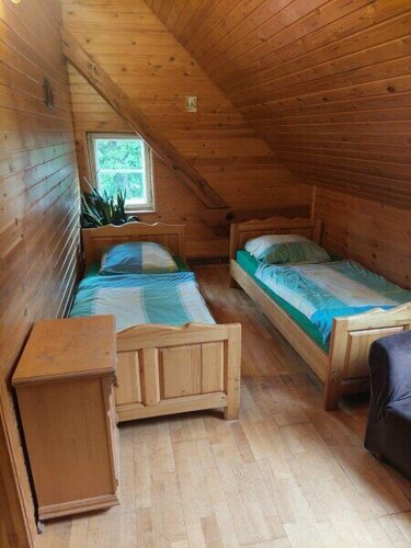 Двухместный номер с 2 отдельными кроватями и общей ванной комнатой