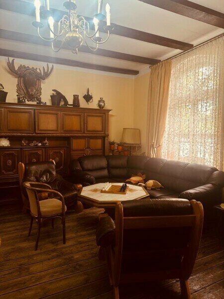 Двухместный номер с 2 отдельными кроватями и общей ванной комнатой