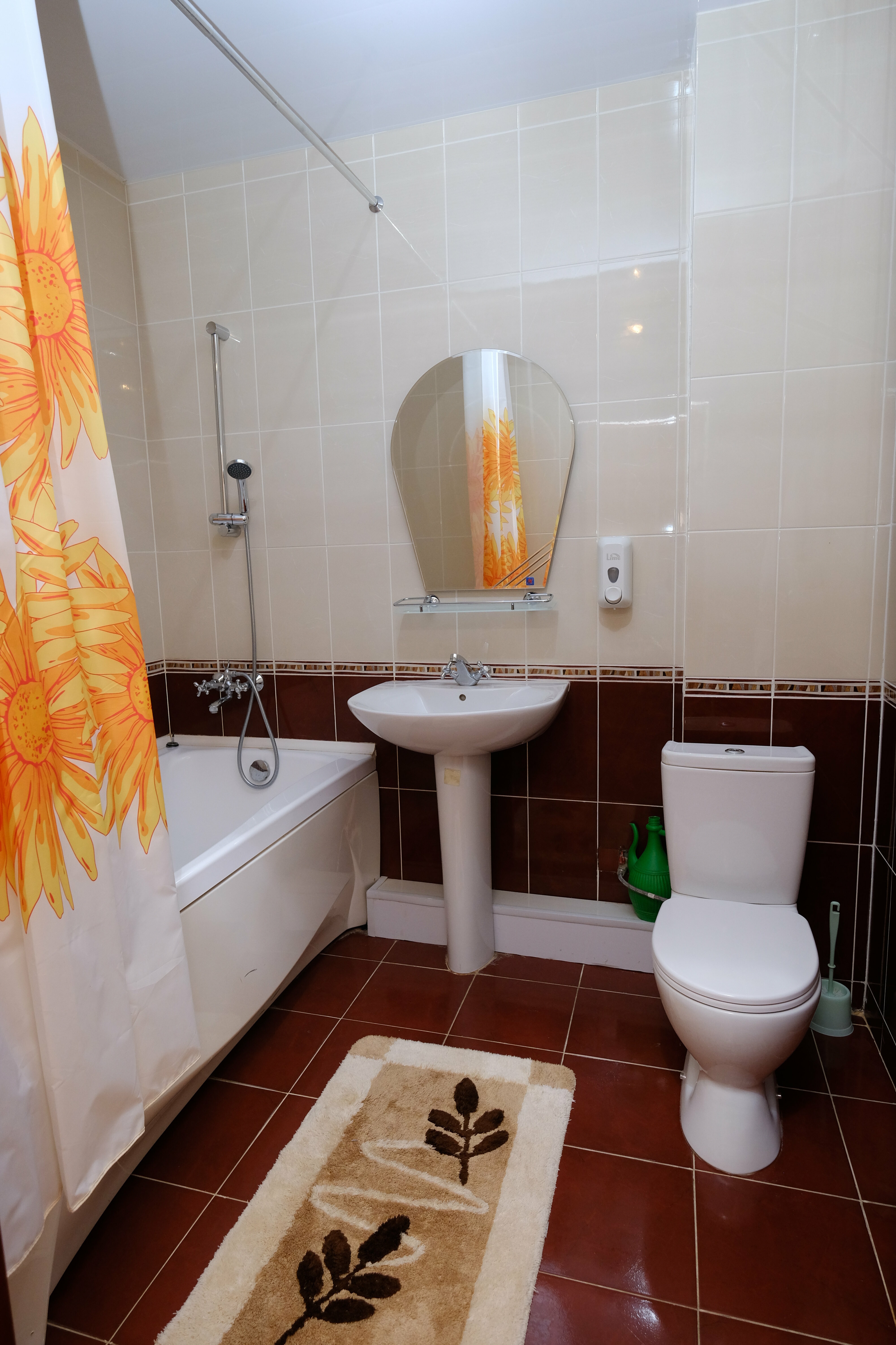 Кровать в общем 6-местном номере