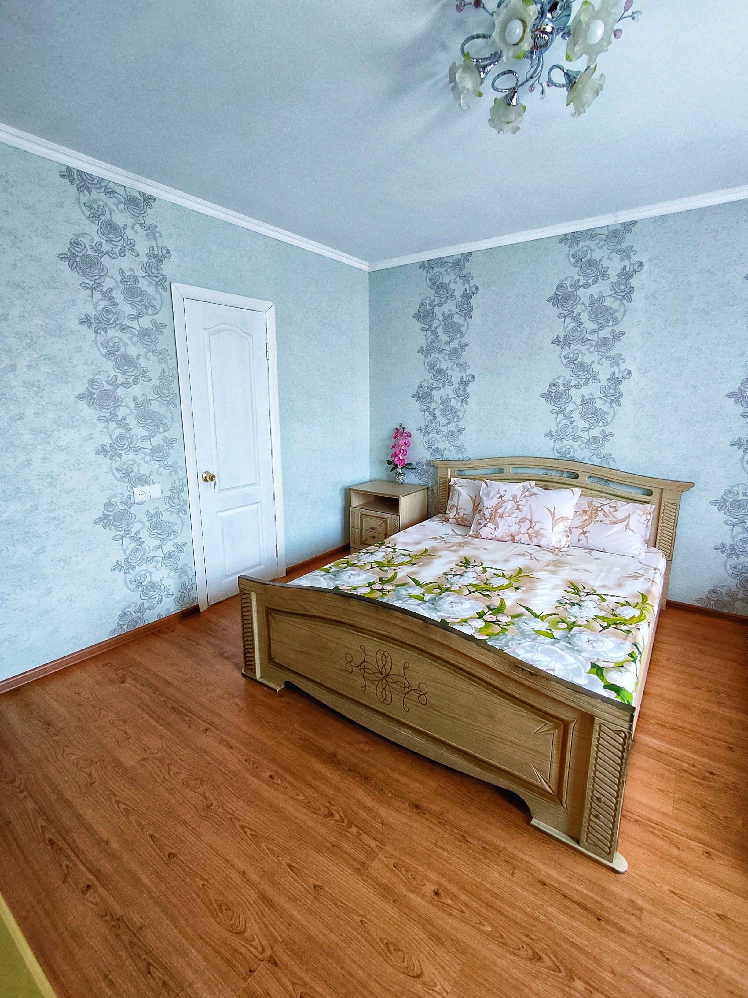 Трёхместный номер люкс "Весна"