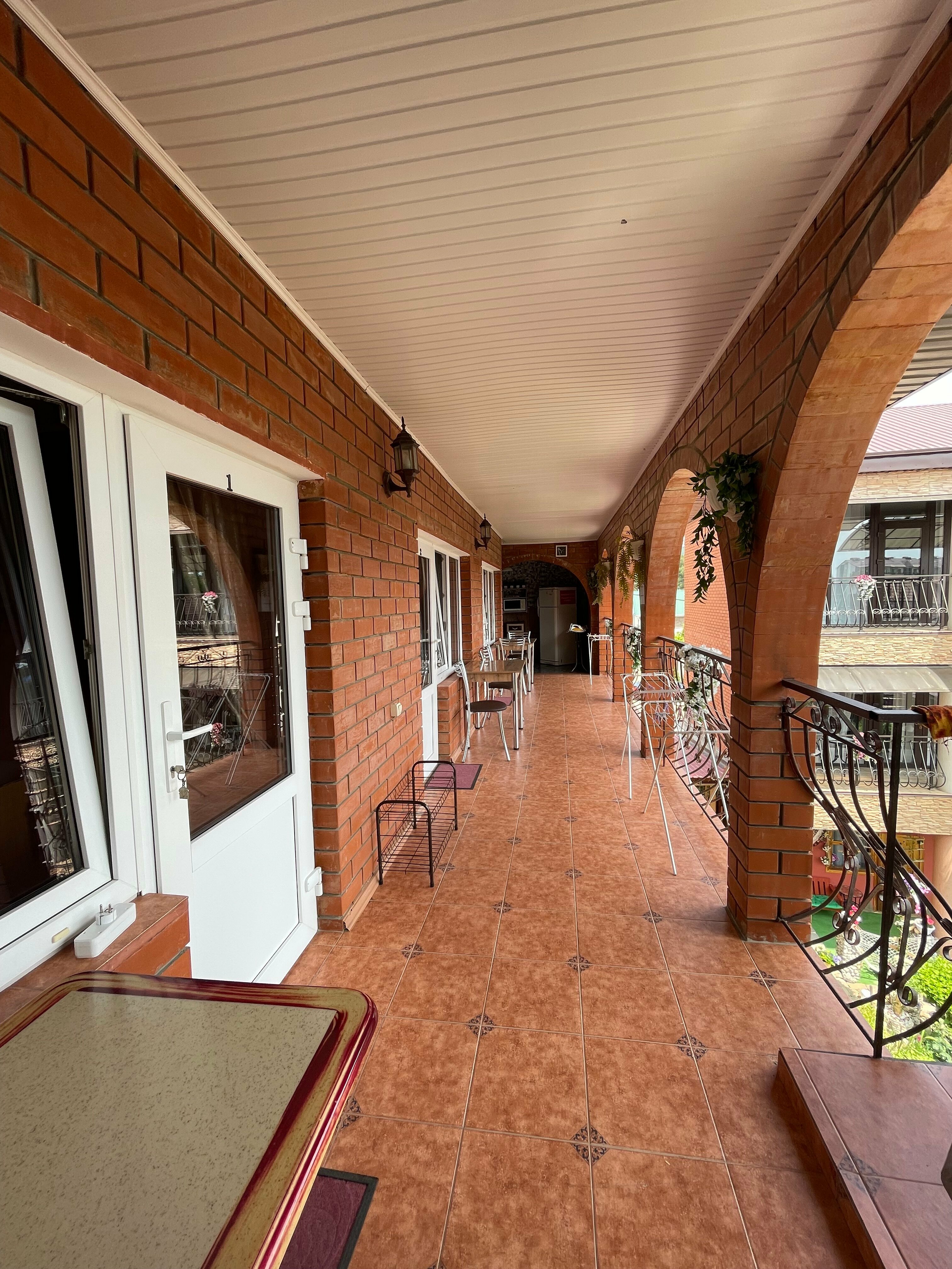 Трехместный номер с балконом