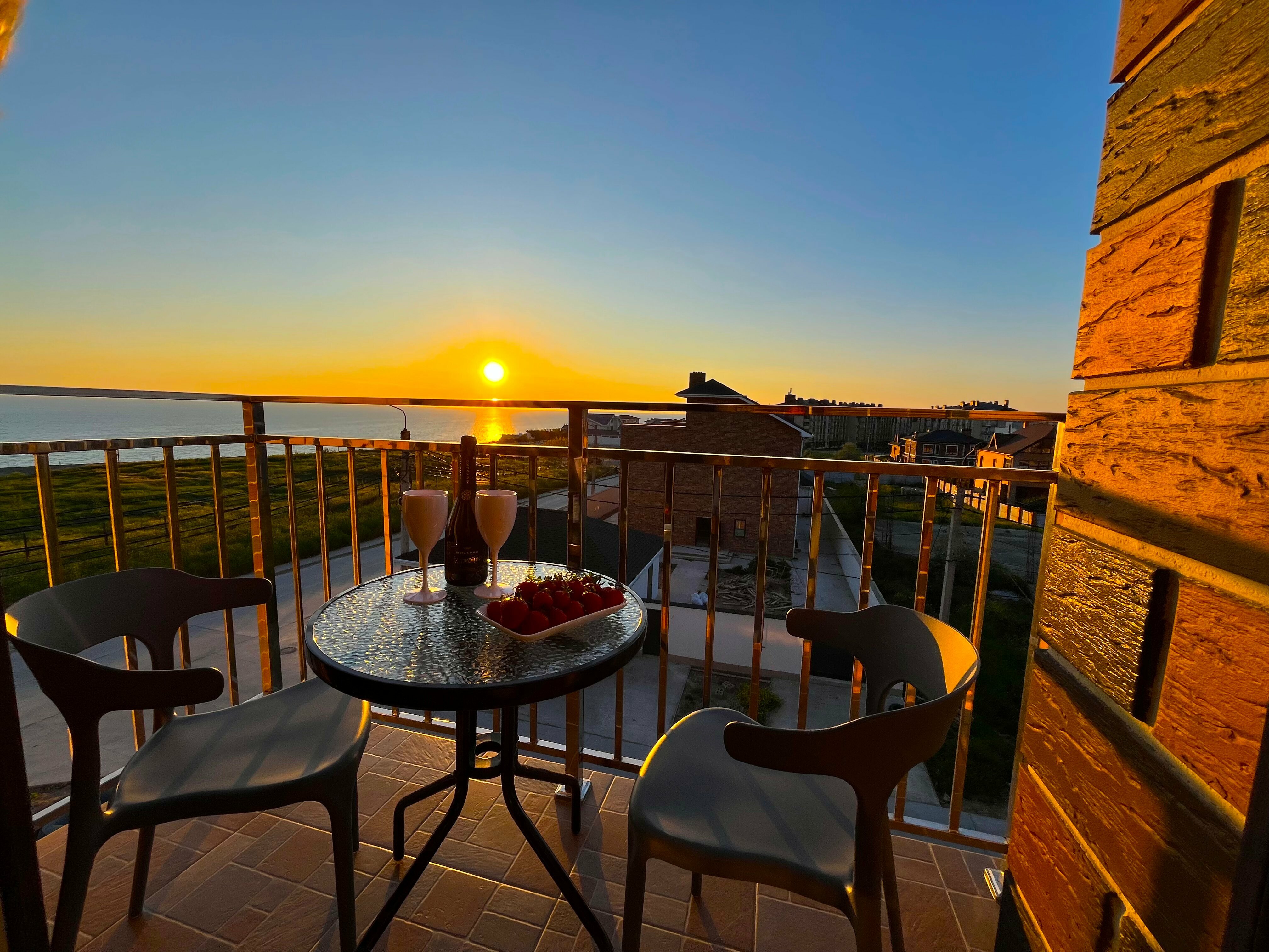 3-х местный стандарт с БАЛКОНОМ И ВИДОМ НА МОРЕ