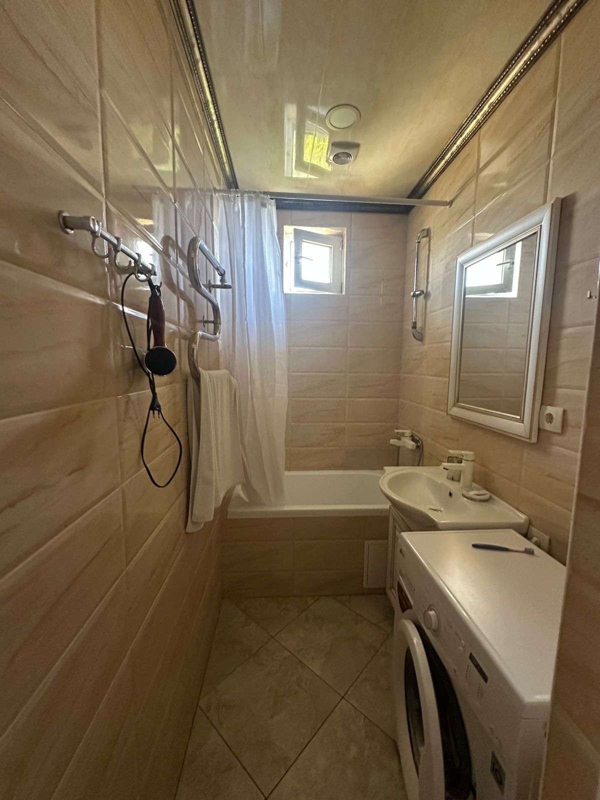 Трёхместная квартира с кухней