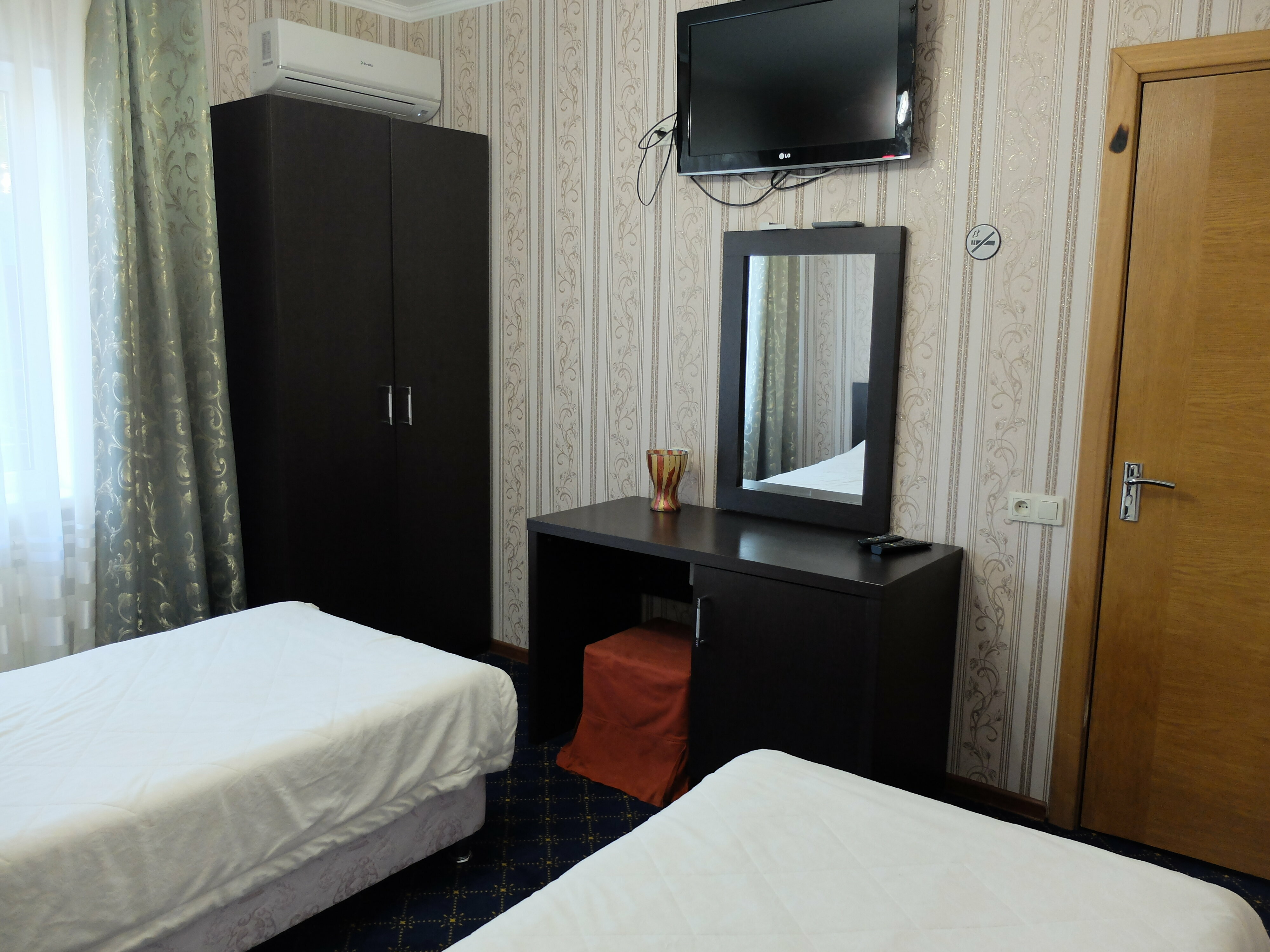 Двухместный номер с 2 двуспальными кроватями