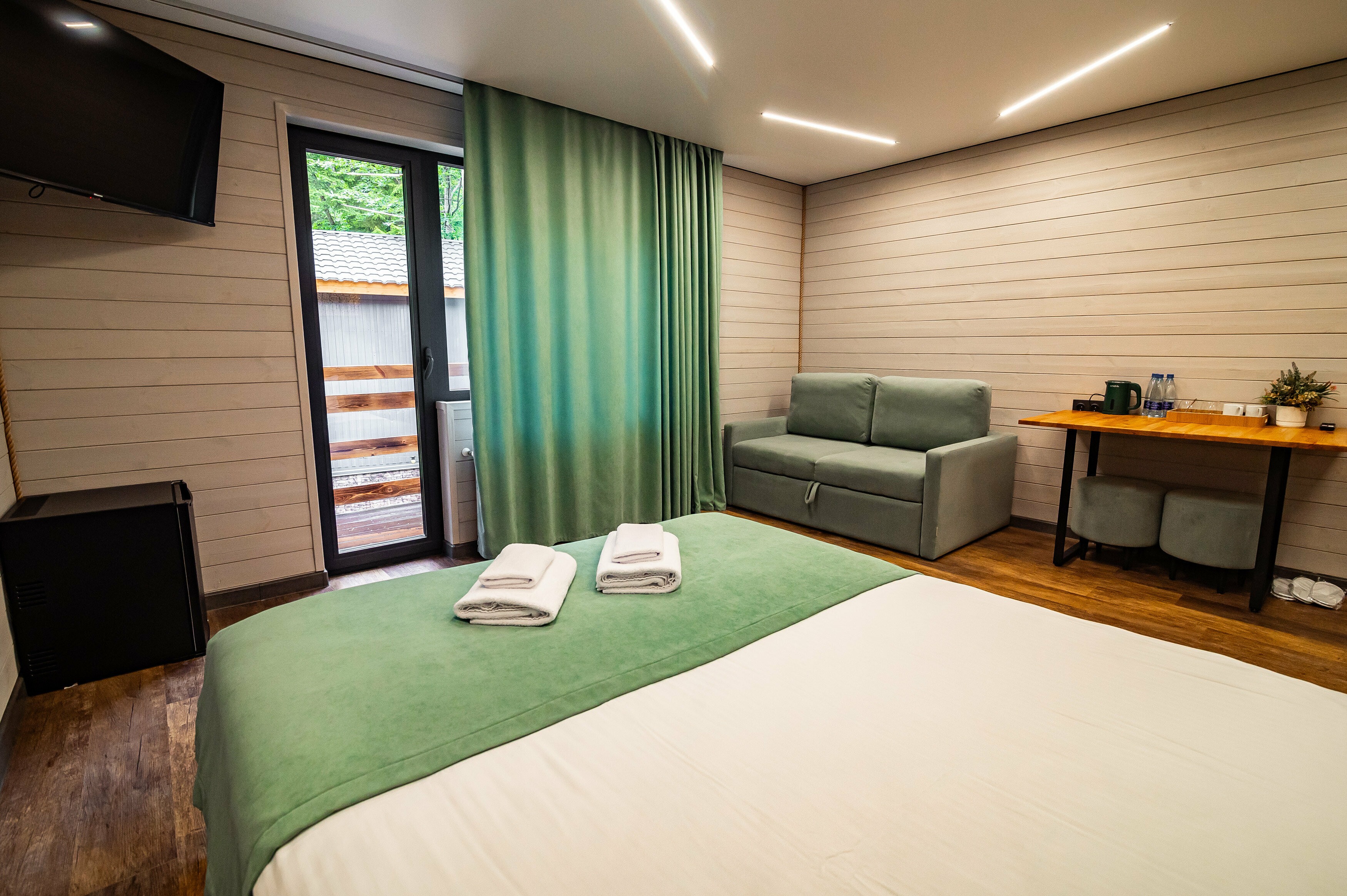 Четырехместный номер с балконом