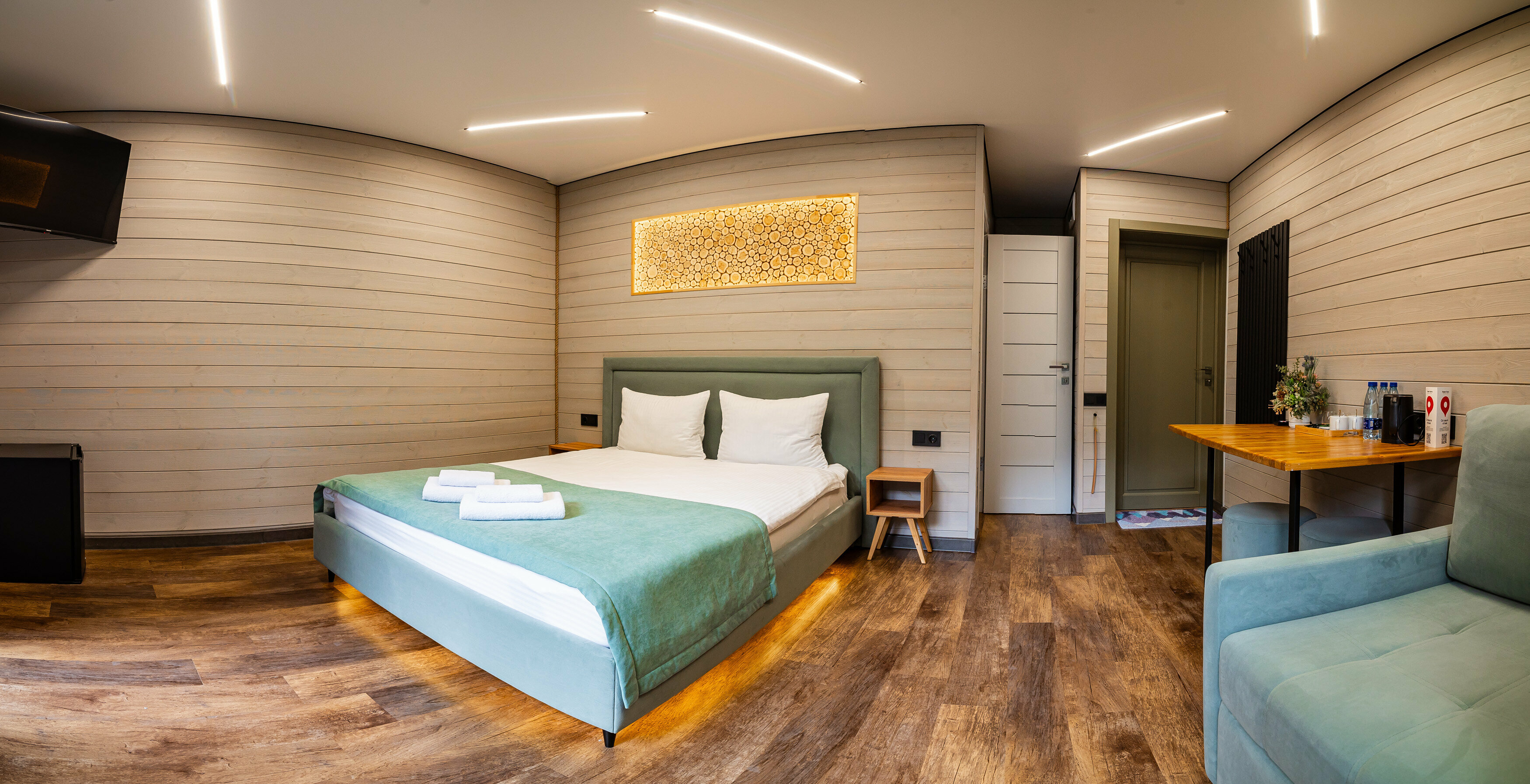 Четырехместный номер с видом на горы