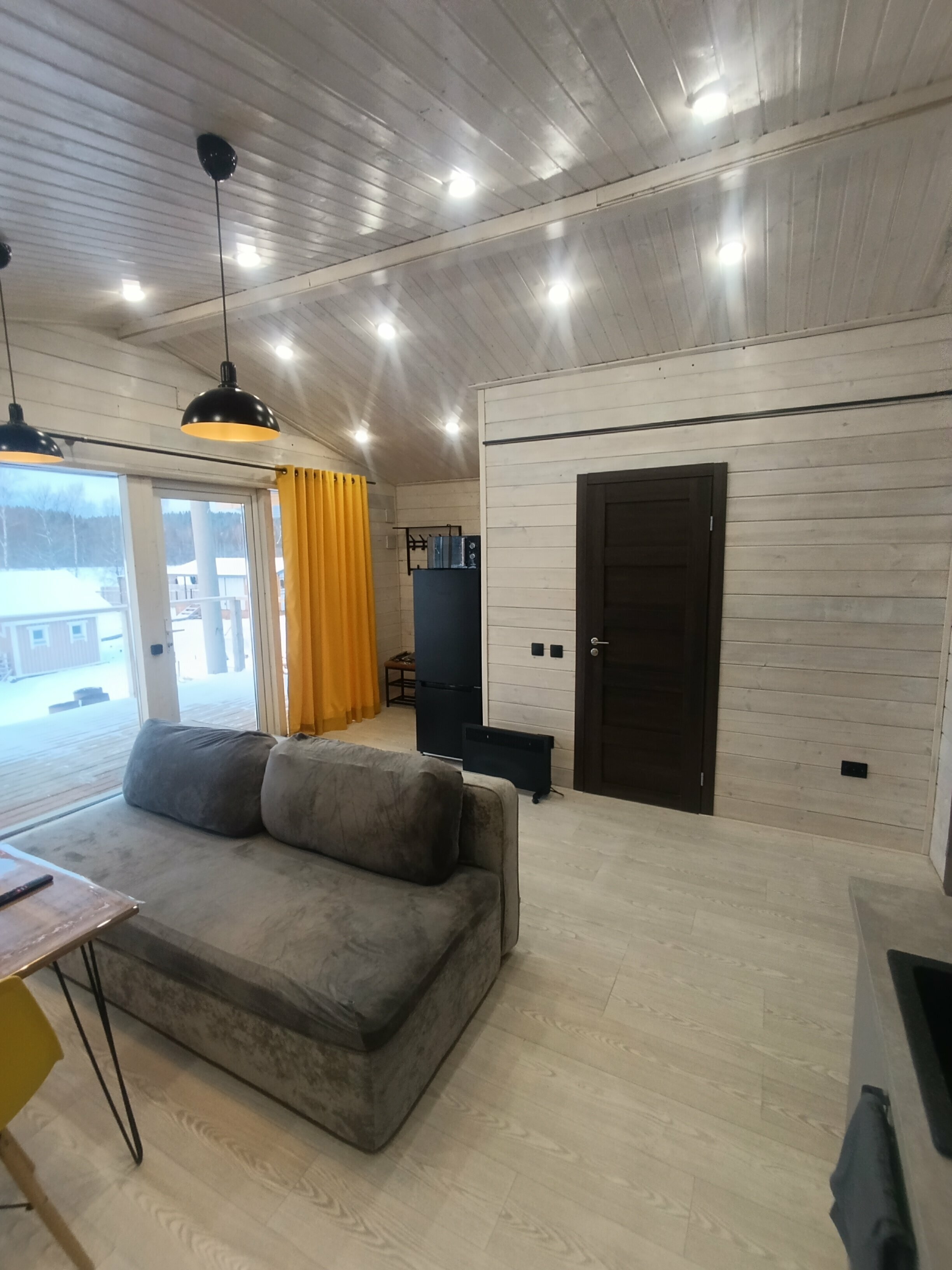 Дом с видом на озеро