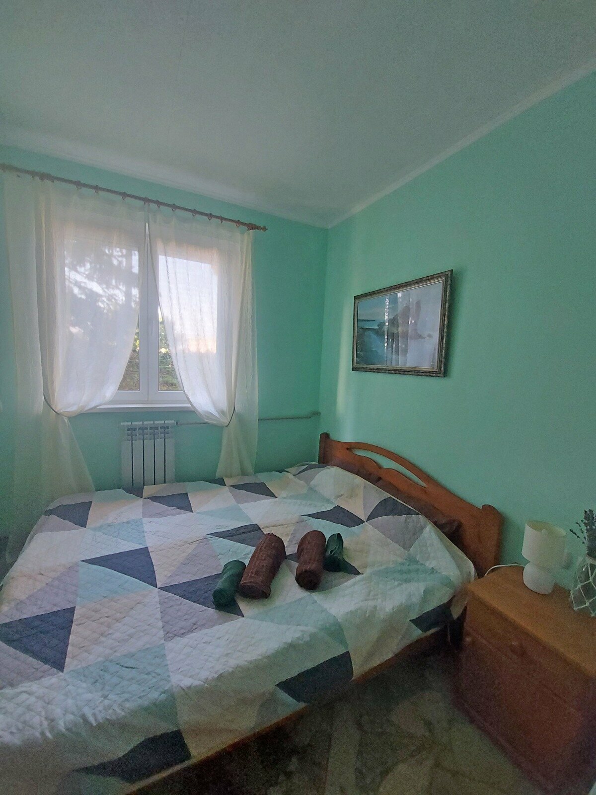 Четырехместный номер с ванной комнатой