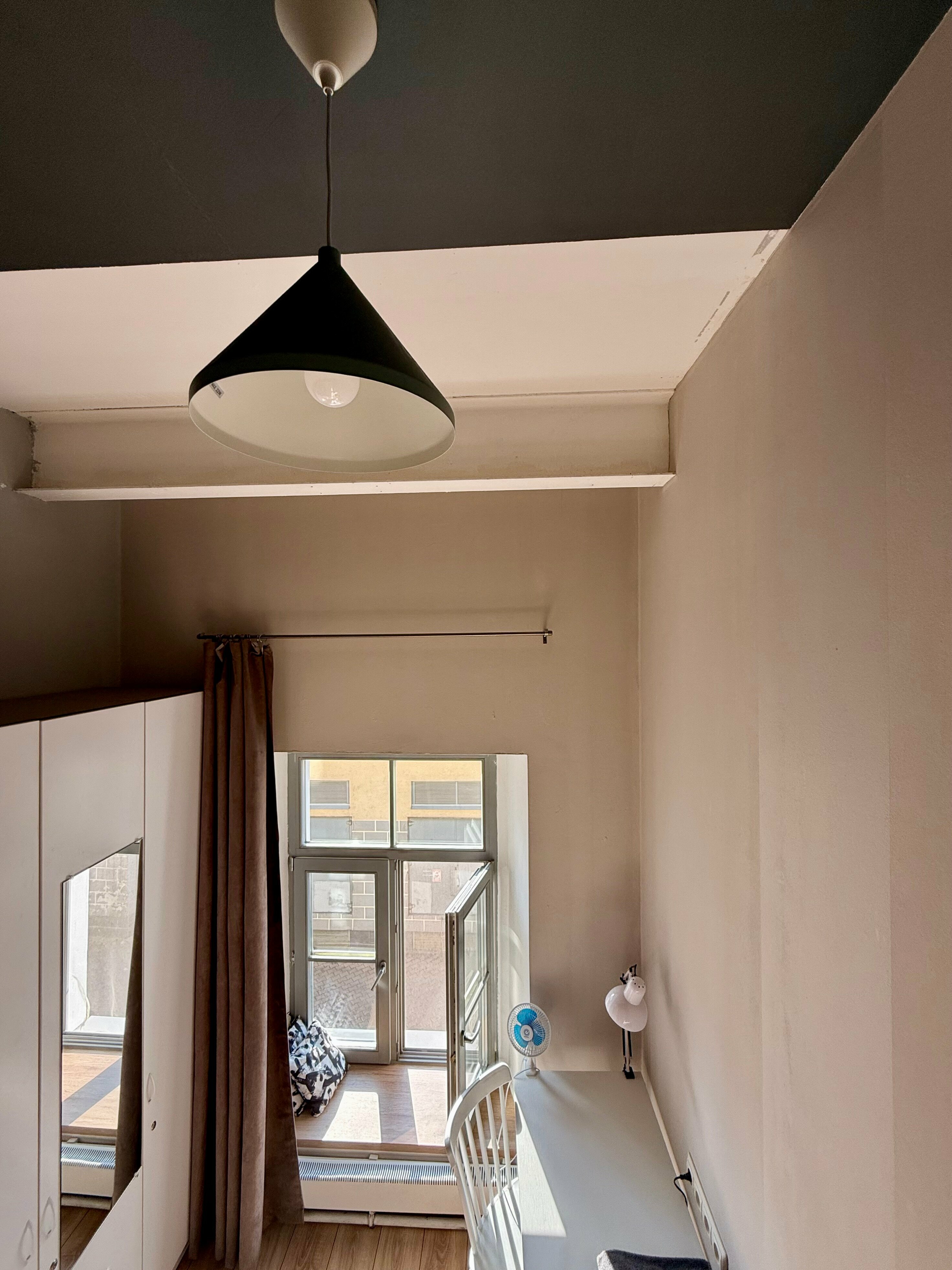 Трехместный номер с общей ванной комнатой