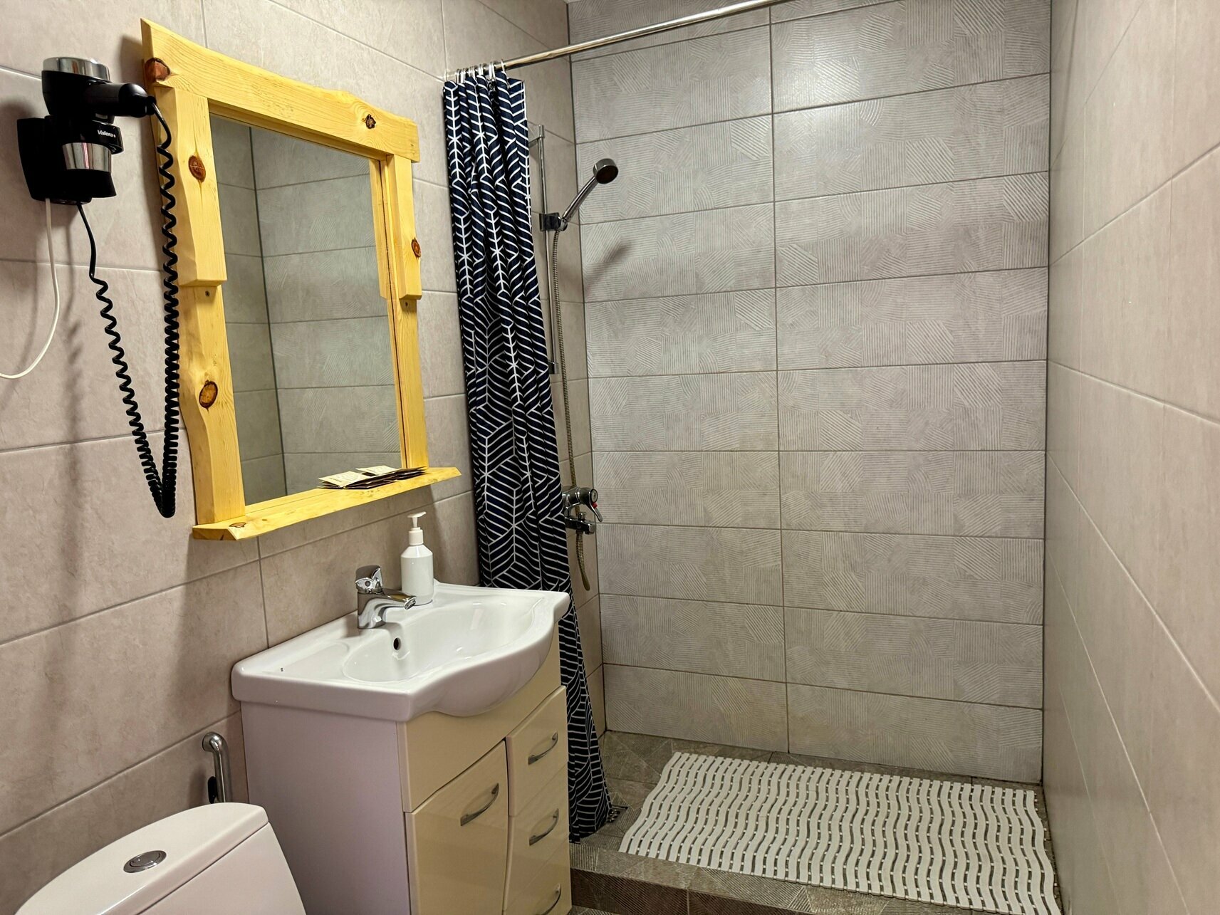 Комнаты Снегурочка 1 кровать + диван с балконом