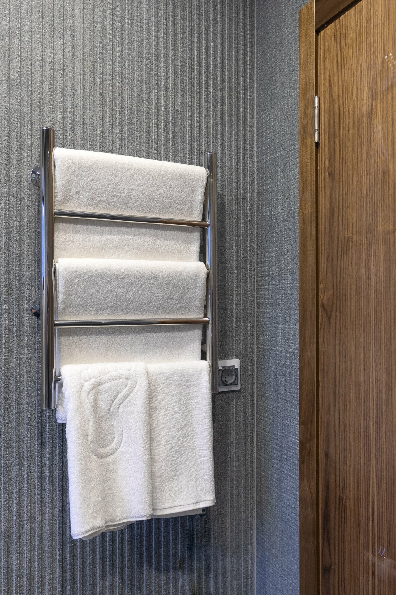 Джуниор Сюит