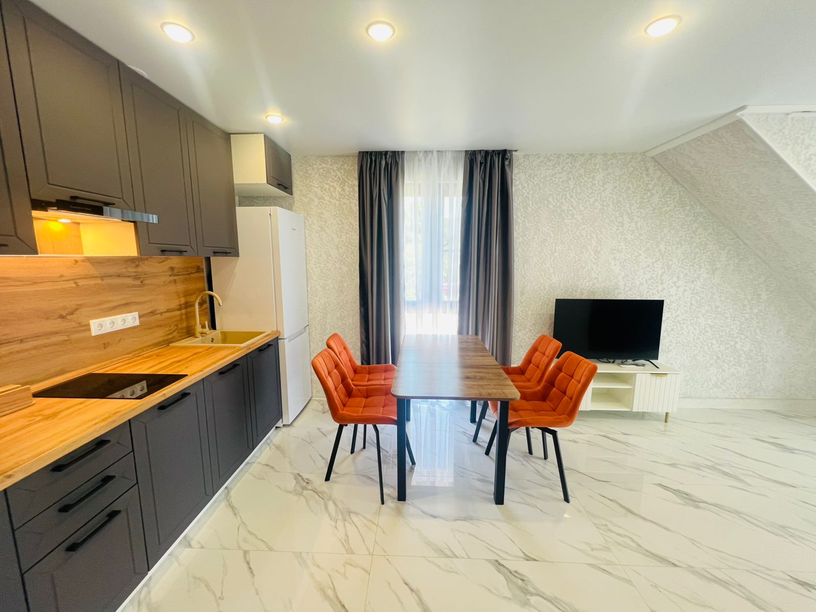 Двухуровневая трехкомнатная 10В