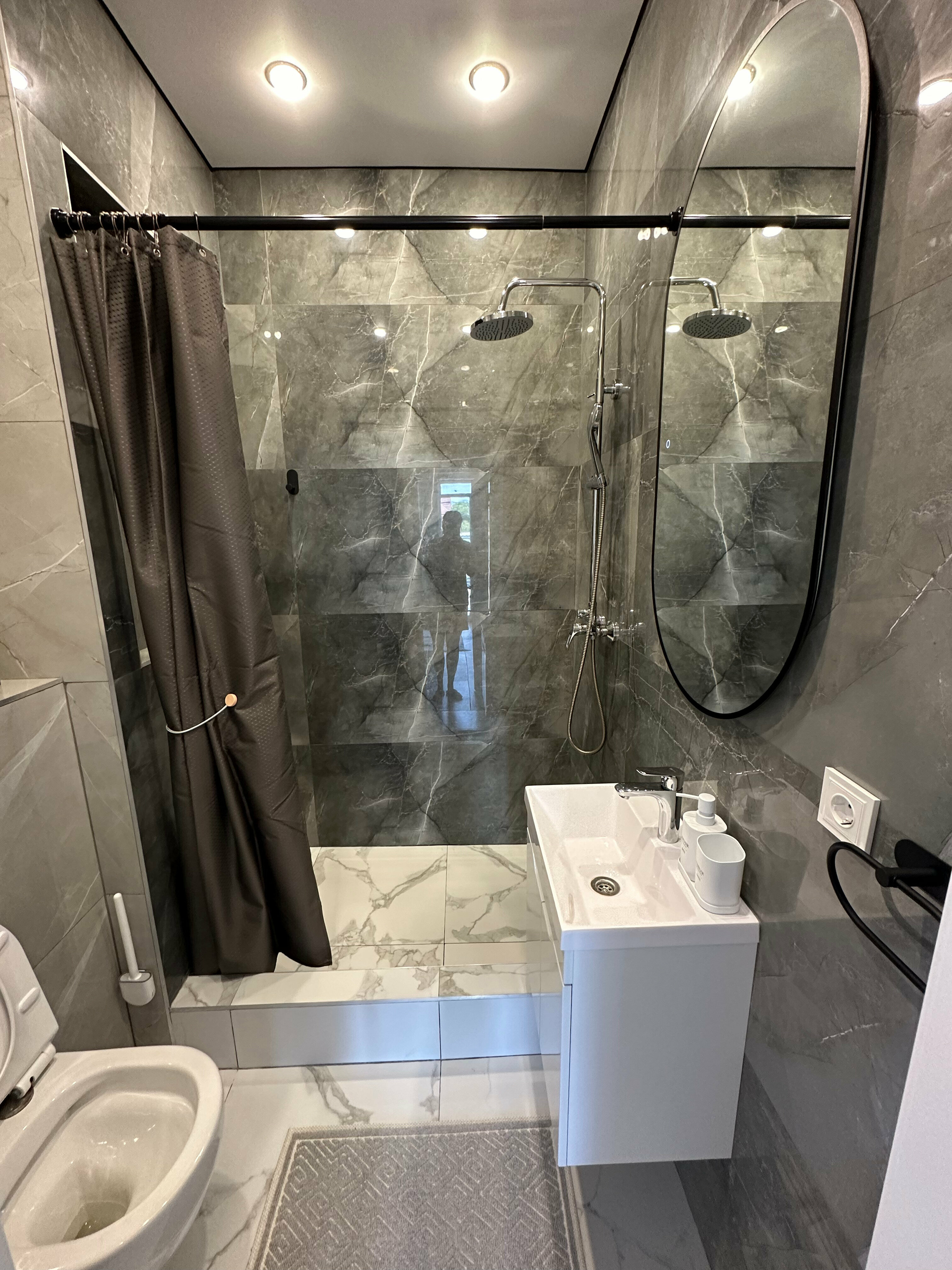 Трехместный номер с видом на горы