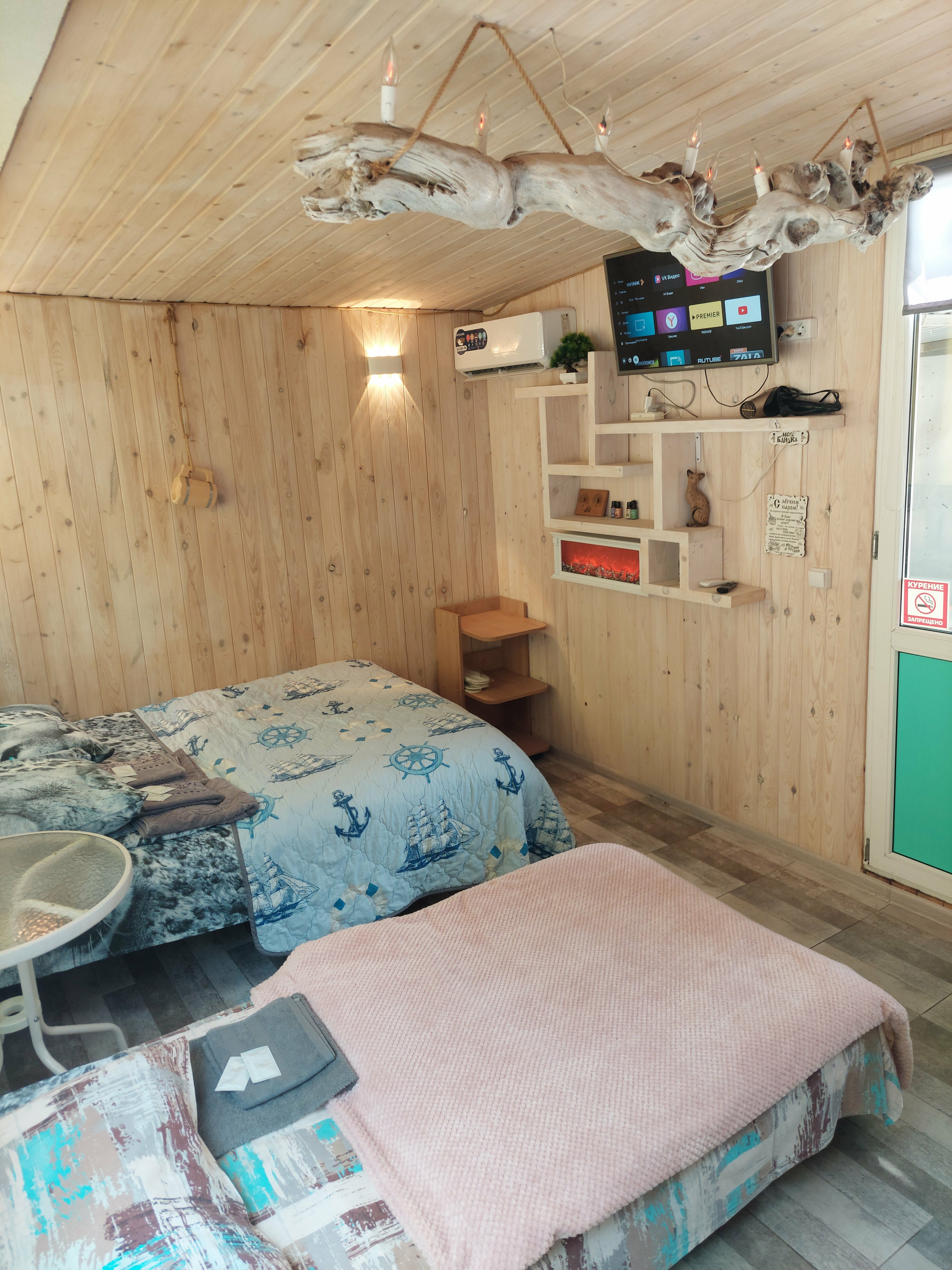 Домик с беседкой  3х.мест. с удобствами на улице