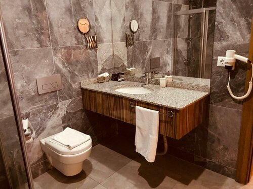 Family Room With Balcony в Tehran Boutique Hotel