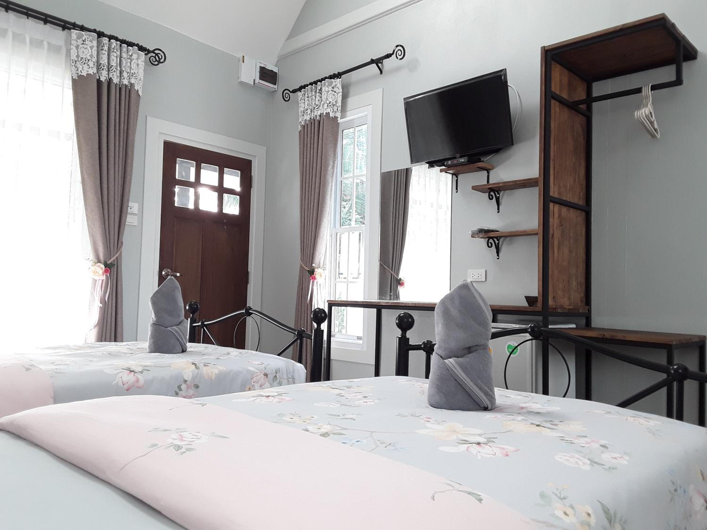 Deluxe Bungalow with Garden View