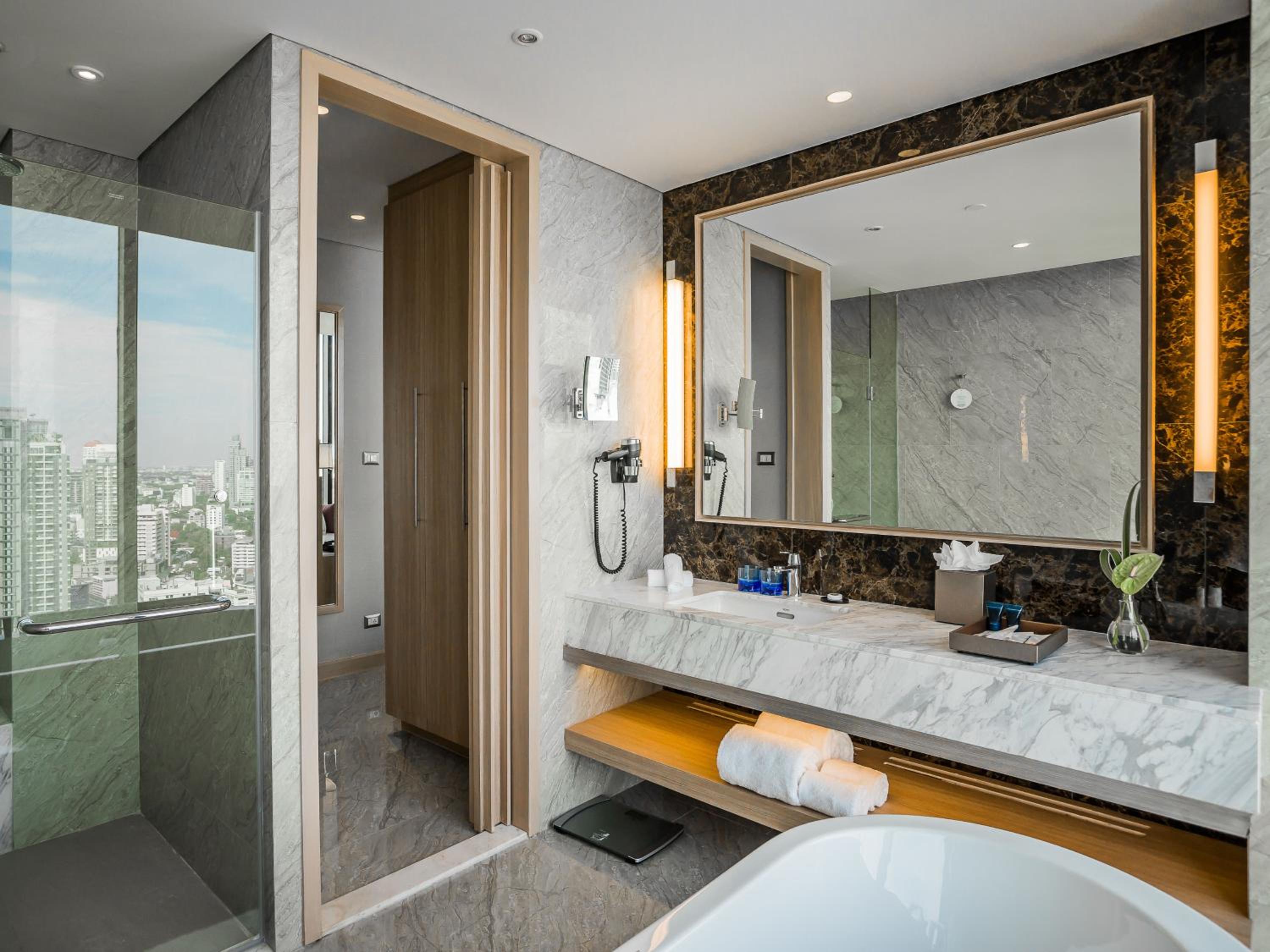 SkyView Executive Suite